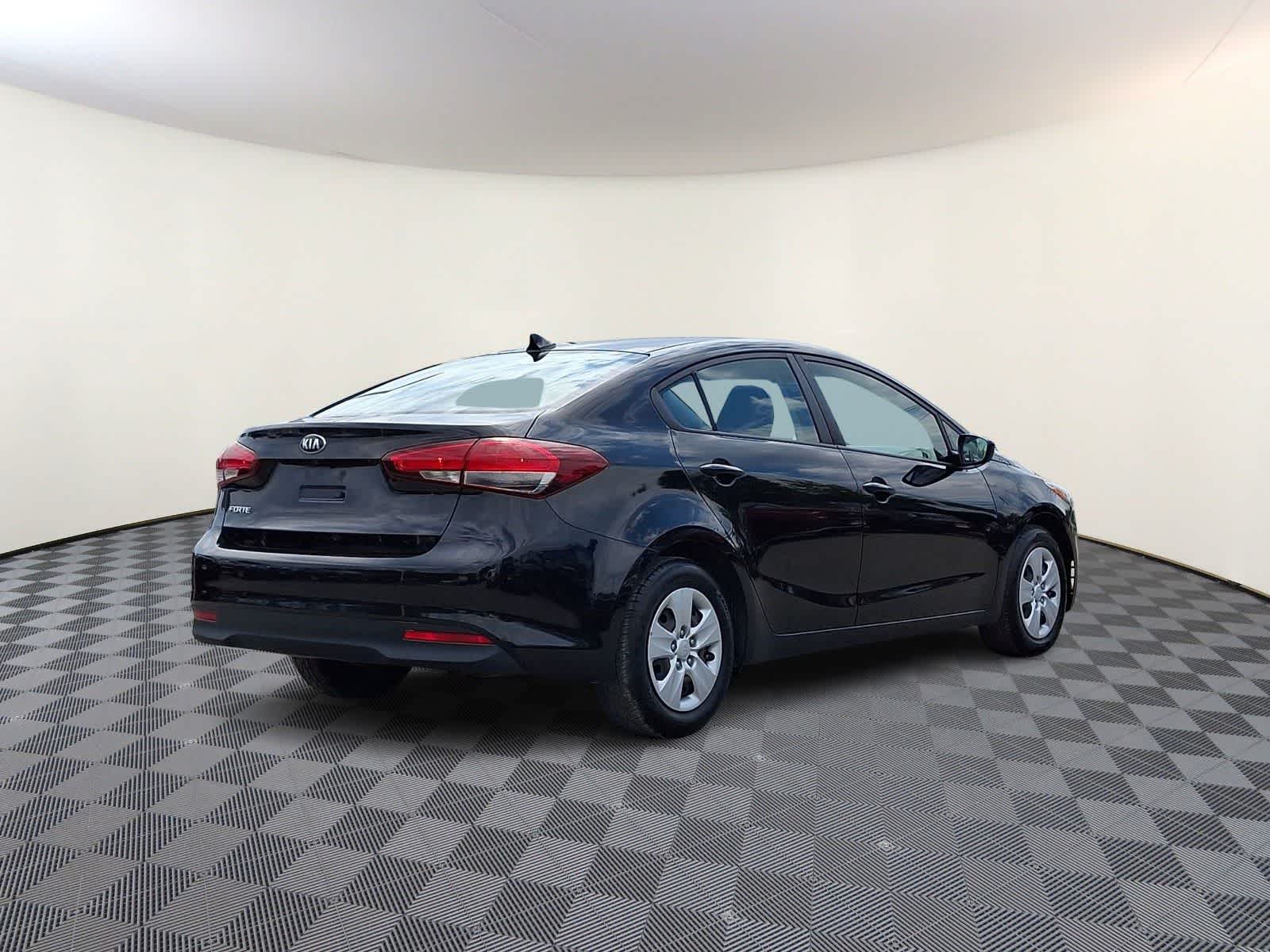 Thumbnail: 2018 Kia Forte - 5