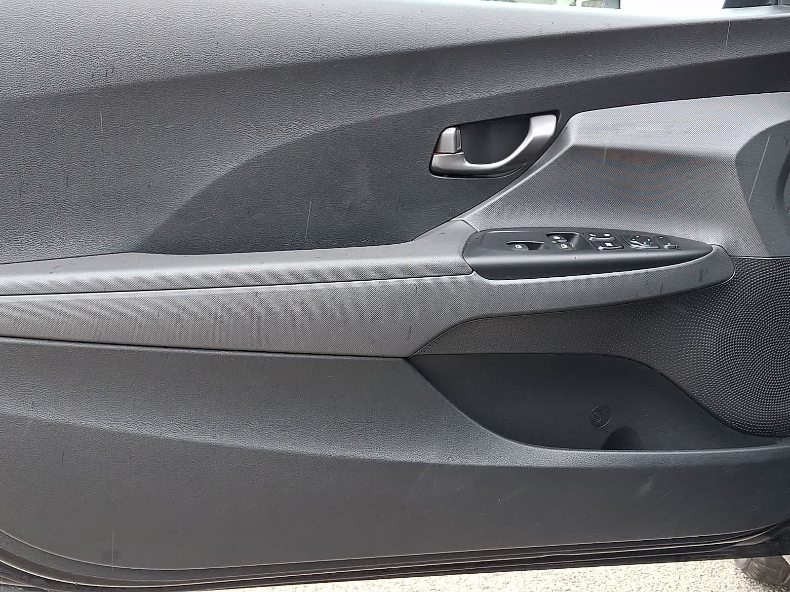 Thumbnail: 2019 Hyundai Veloster - 13