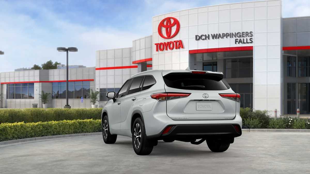 Thumbnail: 2026 Toyota Highlander - 9