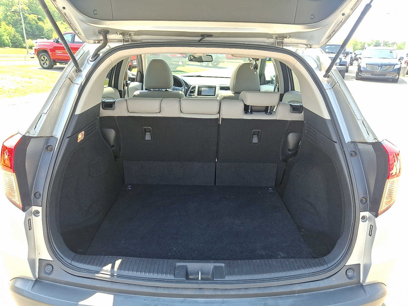 Thumbnail: 2016 Honda HR-V - 28