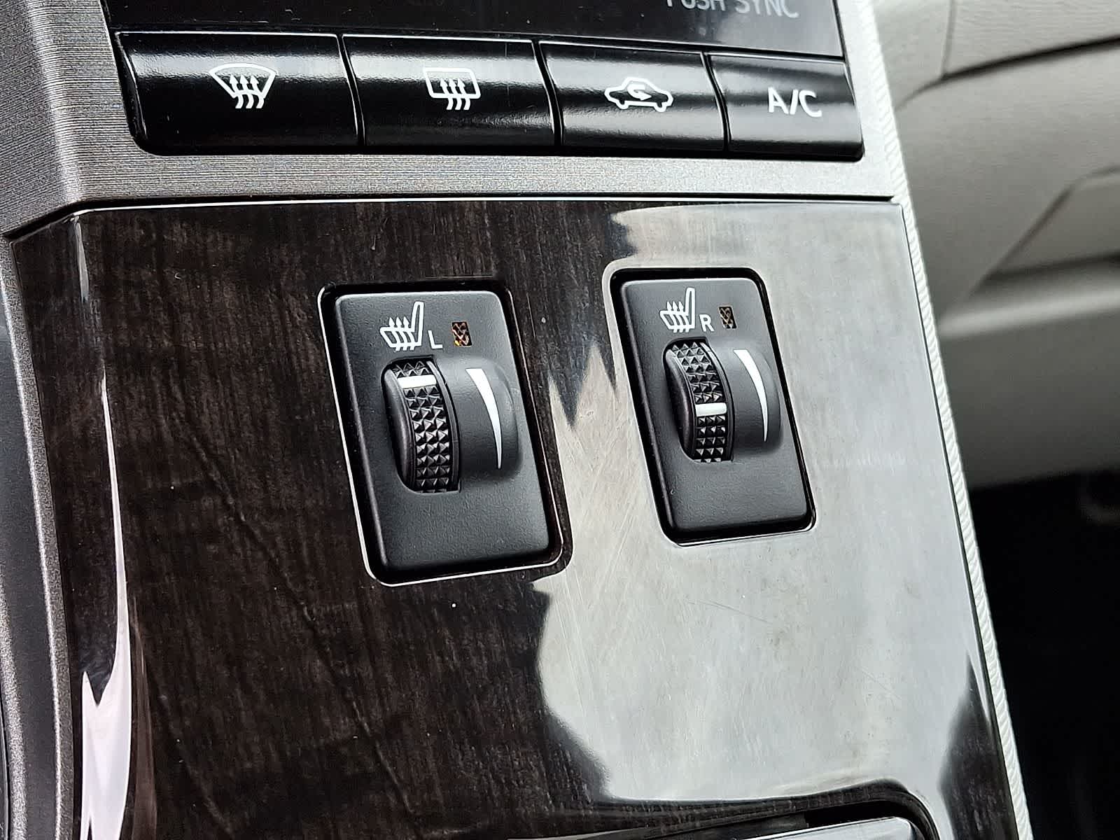 Thumbnail: 2015 Toyota Venza - 28
