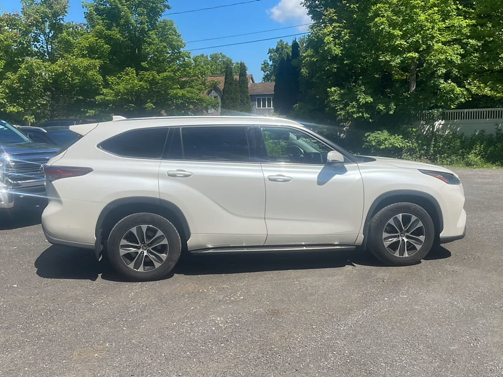 Thumbnail: 2021 Toyota Highlander - 10