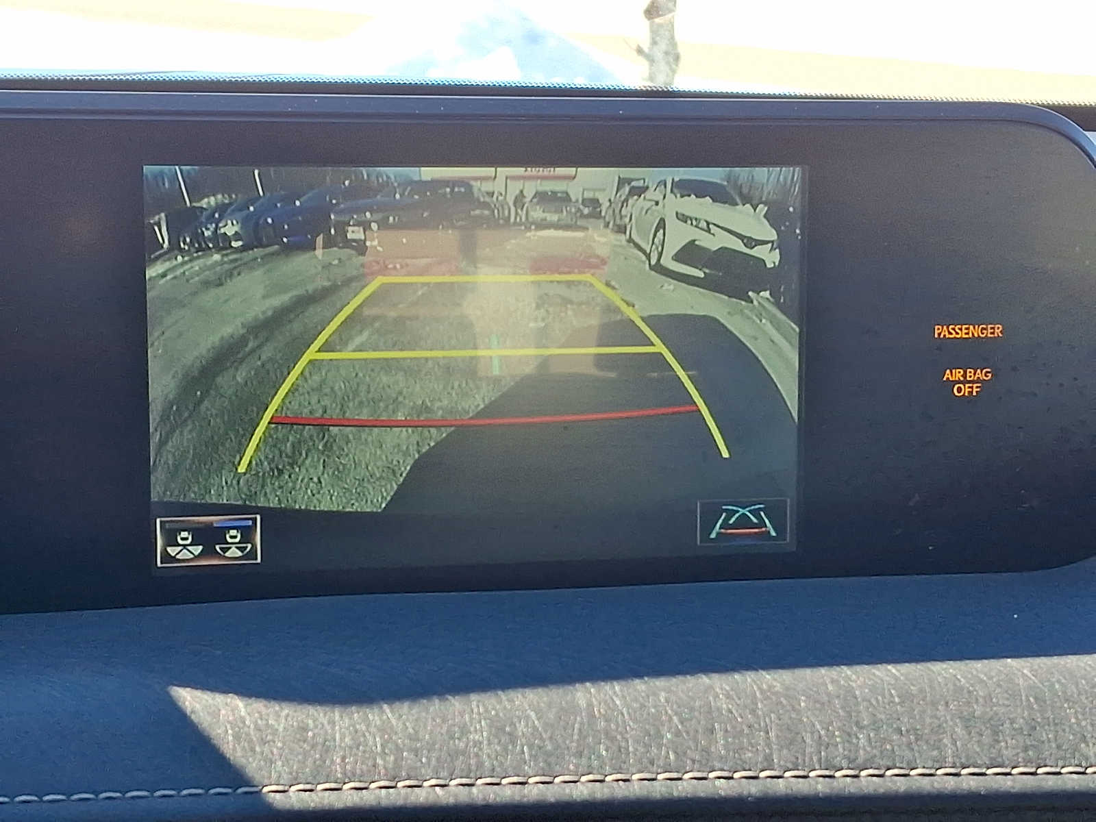 Thumbnail: 2019 Lexus UX - 19