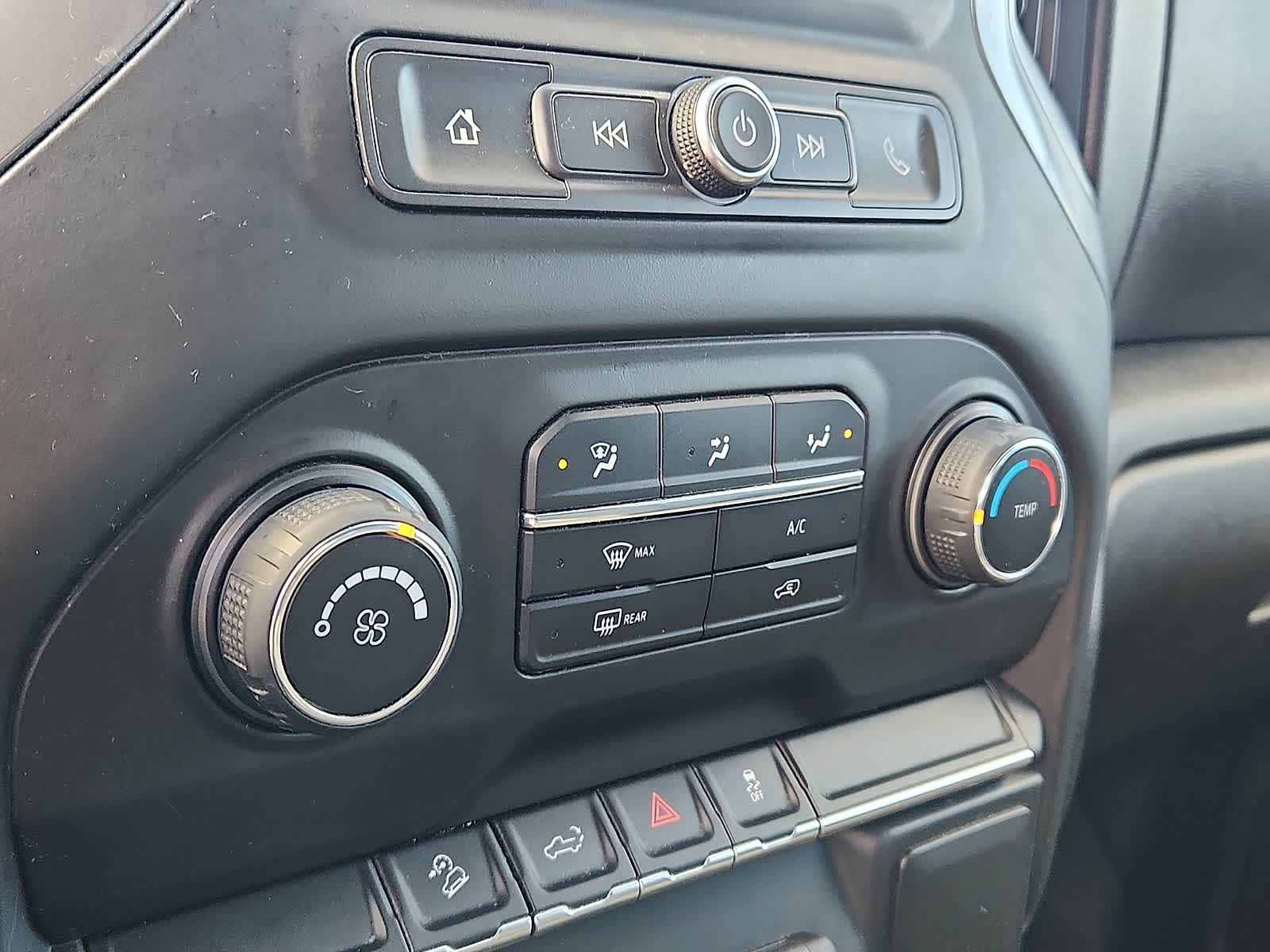 Thumbnail: 2020 Chevrolet Silverado 1500 - 16