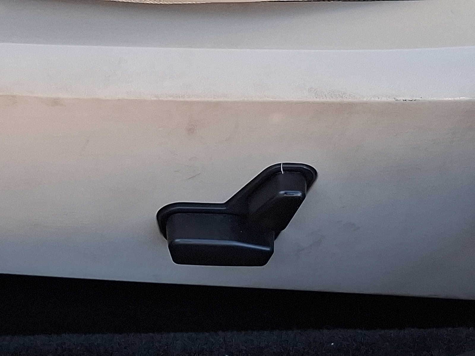 Thumbnail: 2012 Chrysler 200 - 26