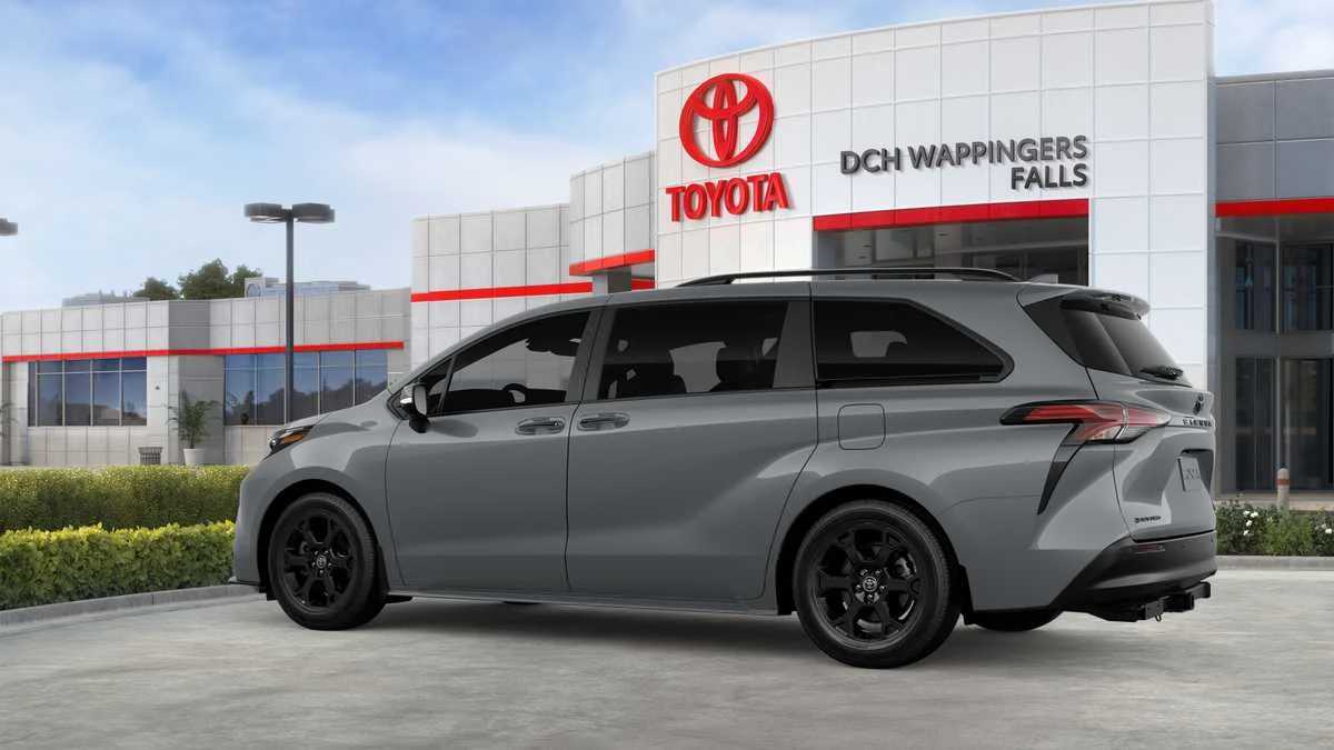 Thumbnail: 2026 Toyota Sienna - 15