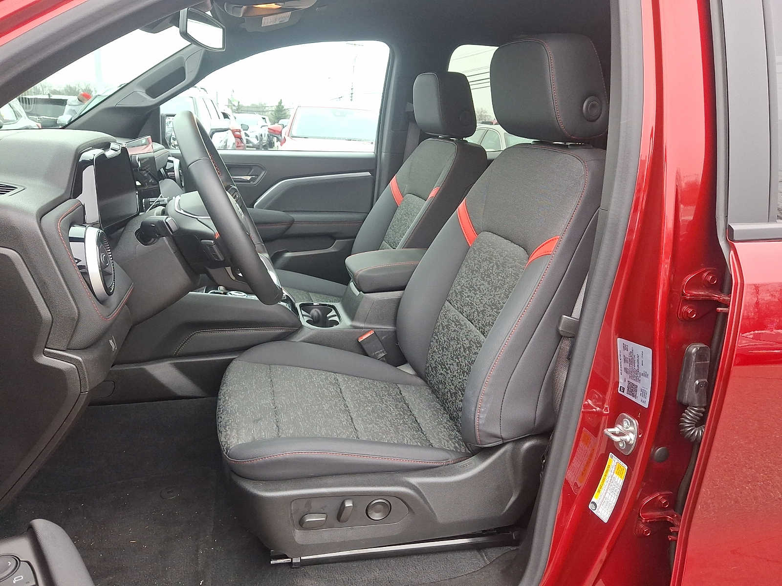 Thumbnail: 2024 Chevrolet Colorado - 27