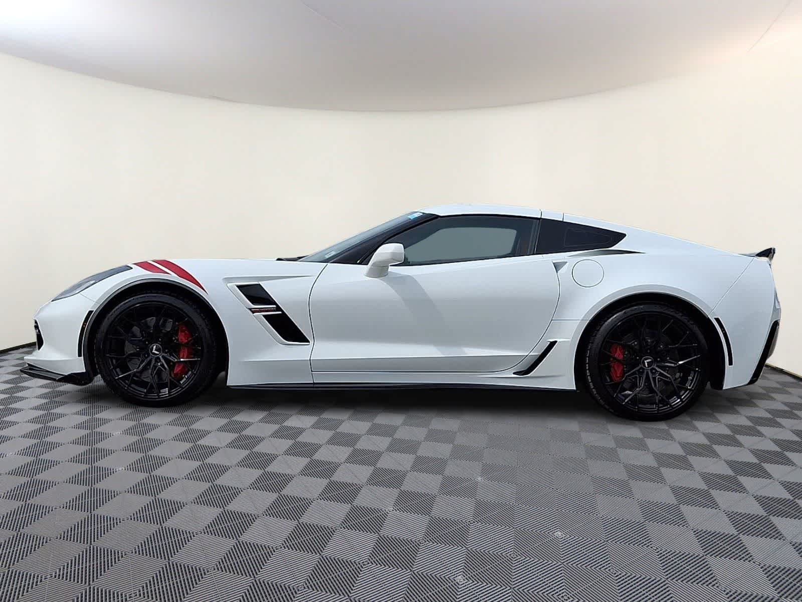 Thumbnail: 2019 Chevrolet Corvette - 8