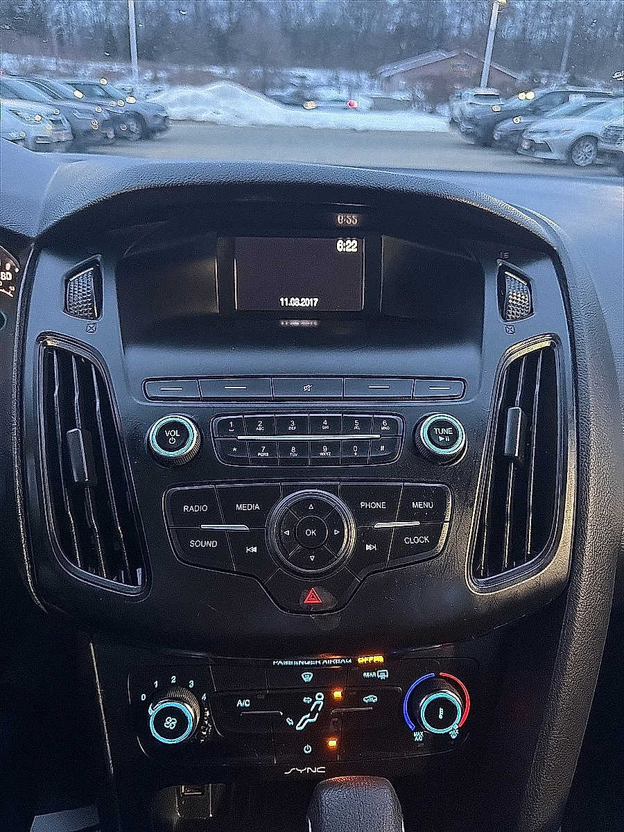 Thumbnail: 2018 Ford Focus - 21