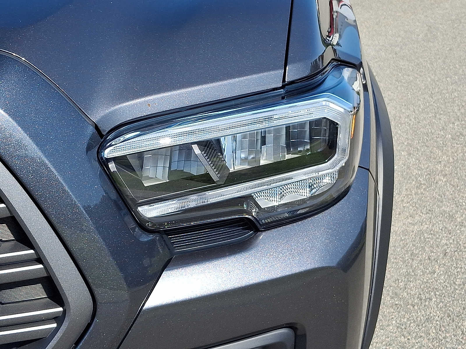 Thumbnail: 2022 Toyota Tacoma - 12