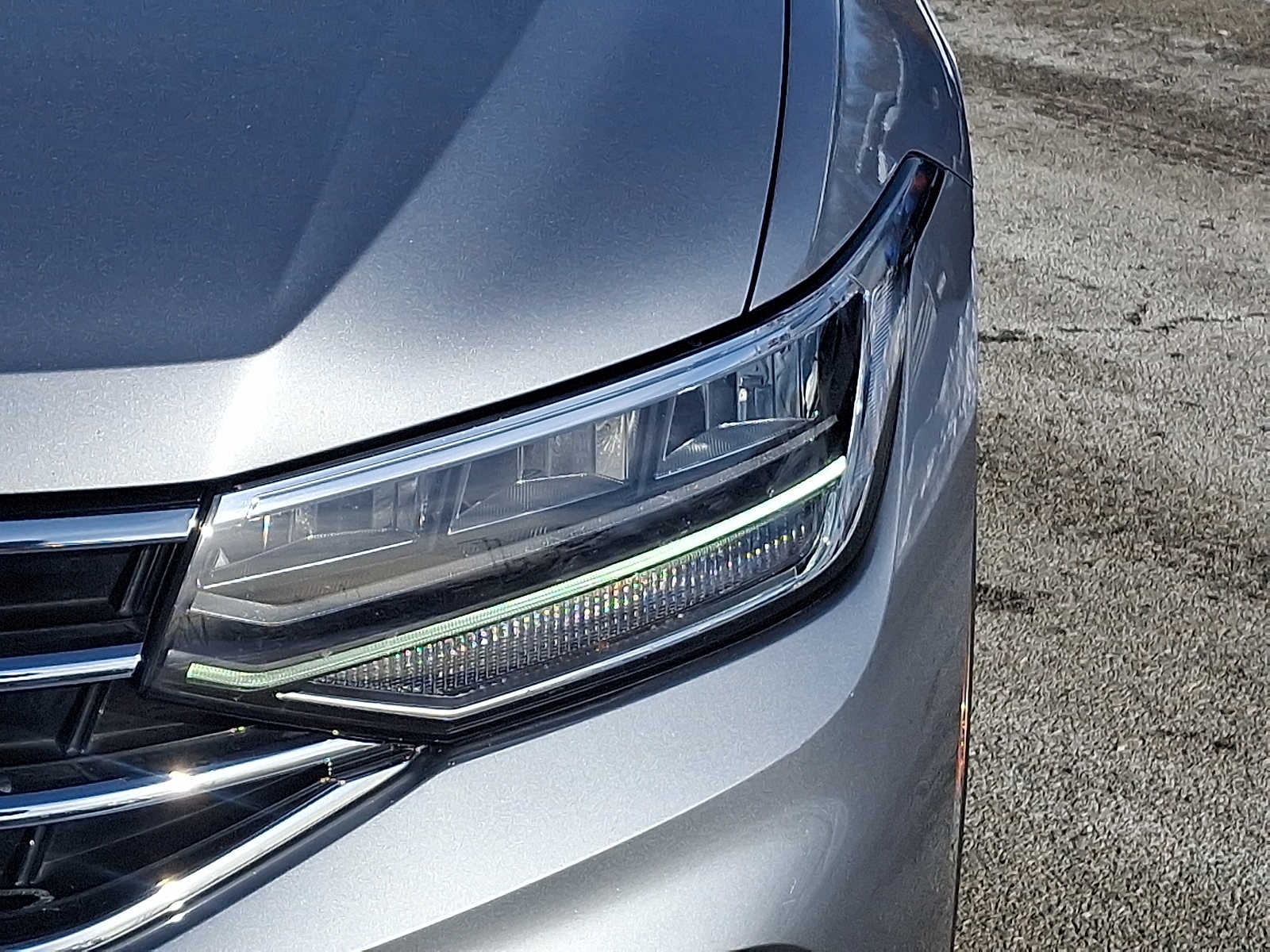 Thumbnail: 2022 Volkswagen Tiguan - 10