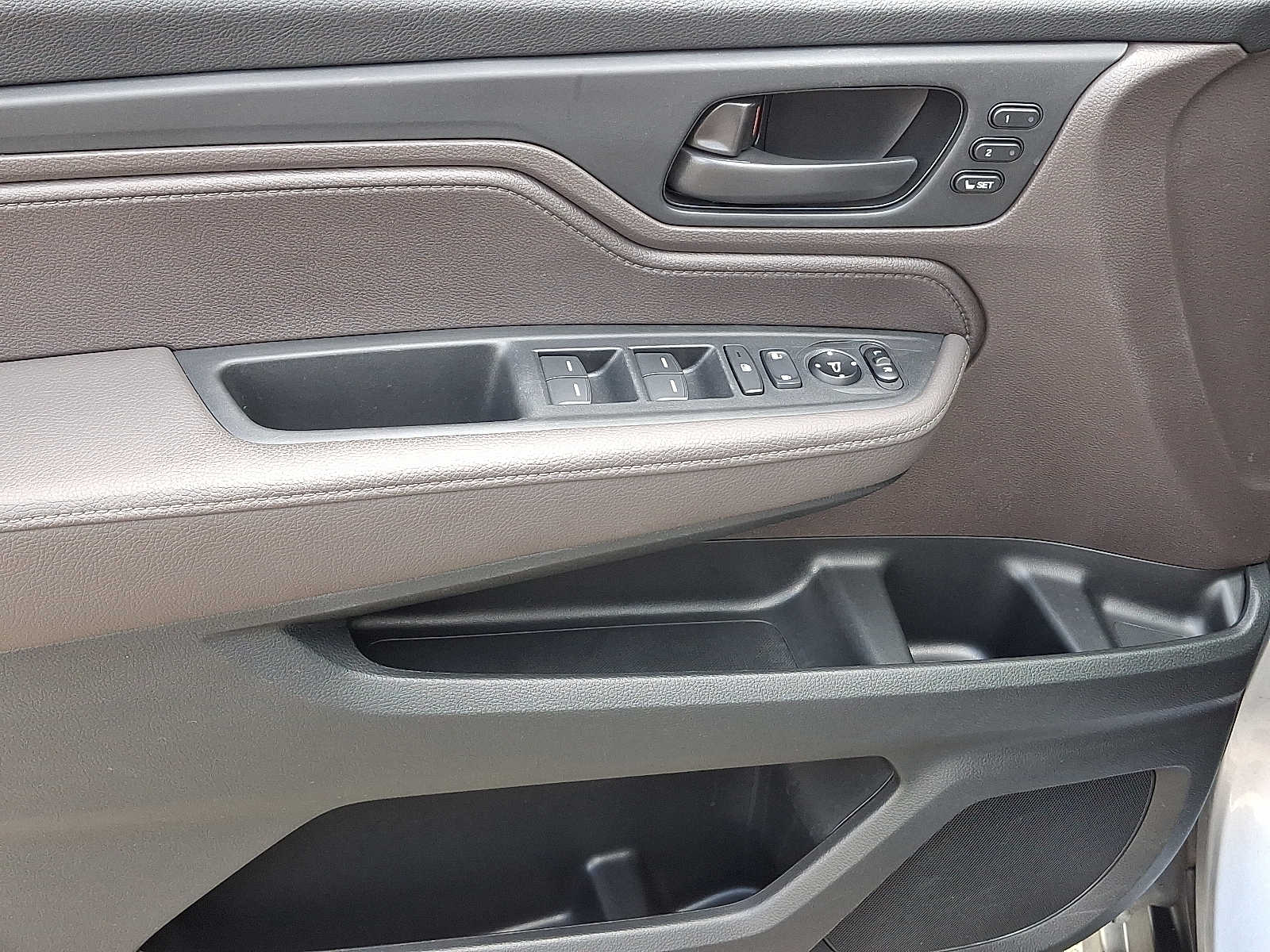 Thumbnail: 2020 Honda Odyssey - 15