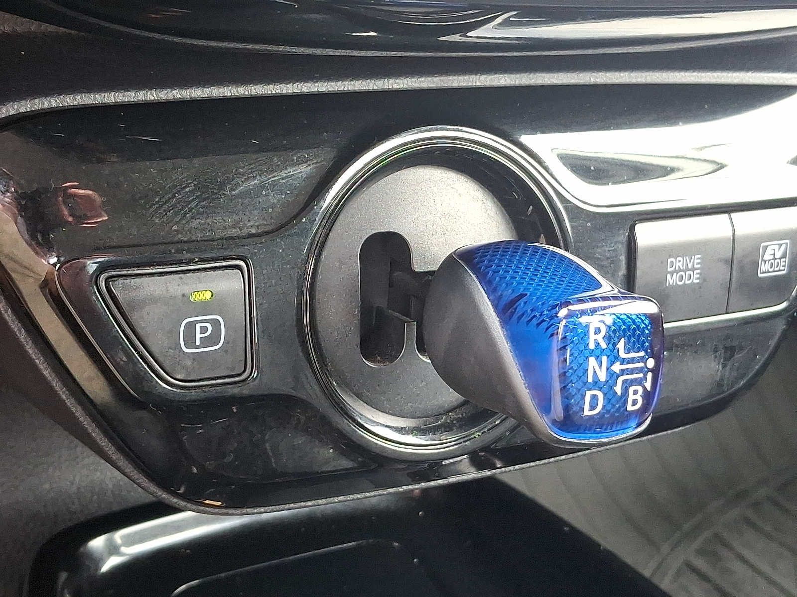 Thumbnail: 2019 Toyota Prius - 17