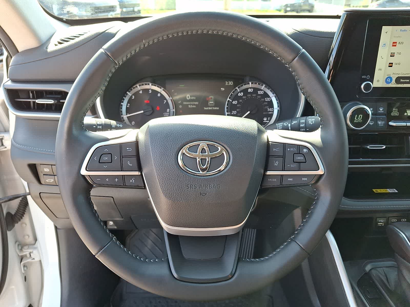 Thumbnail: 2023 Toyota Highlander - 24