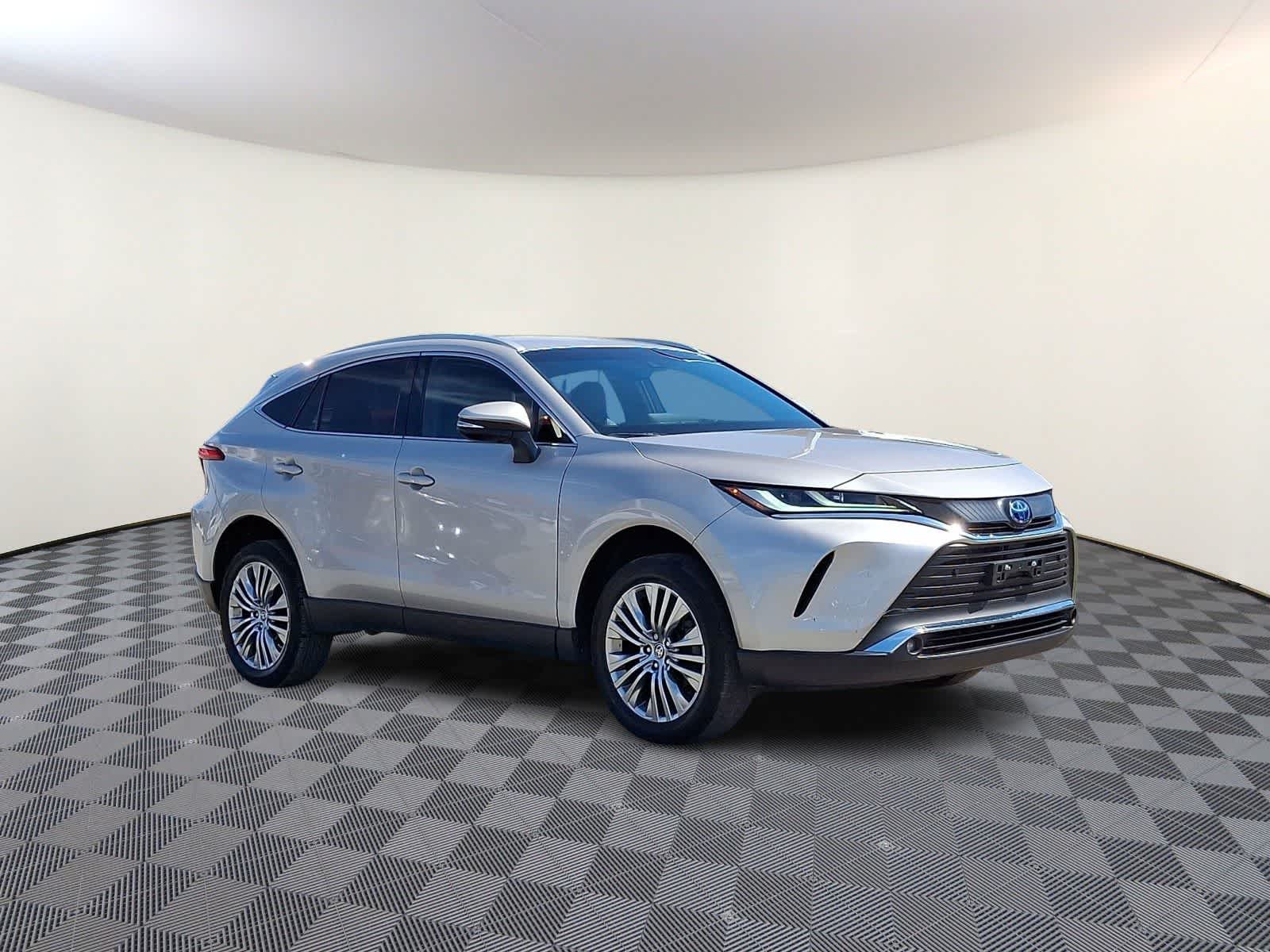 Thumbnail: 2023 Toyota Venza - 5