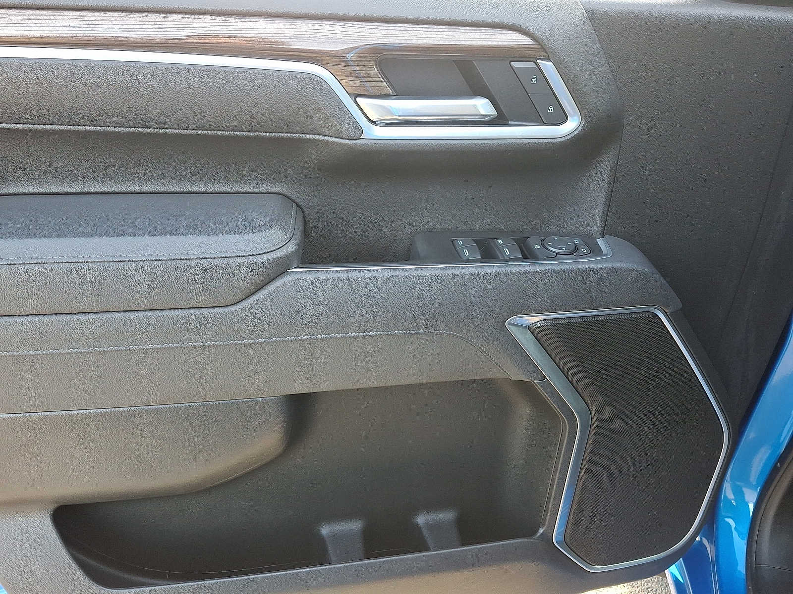 Thumbnail: 2025 Chevrolet Silverado 1500 - 13