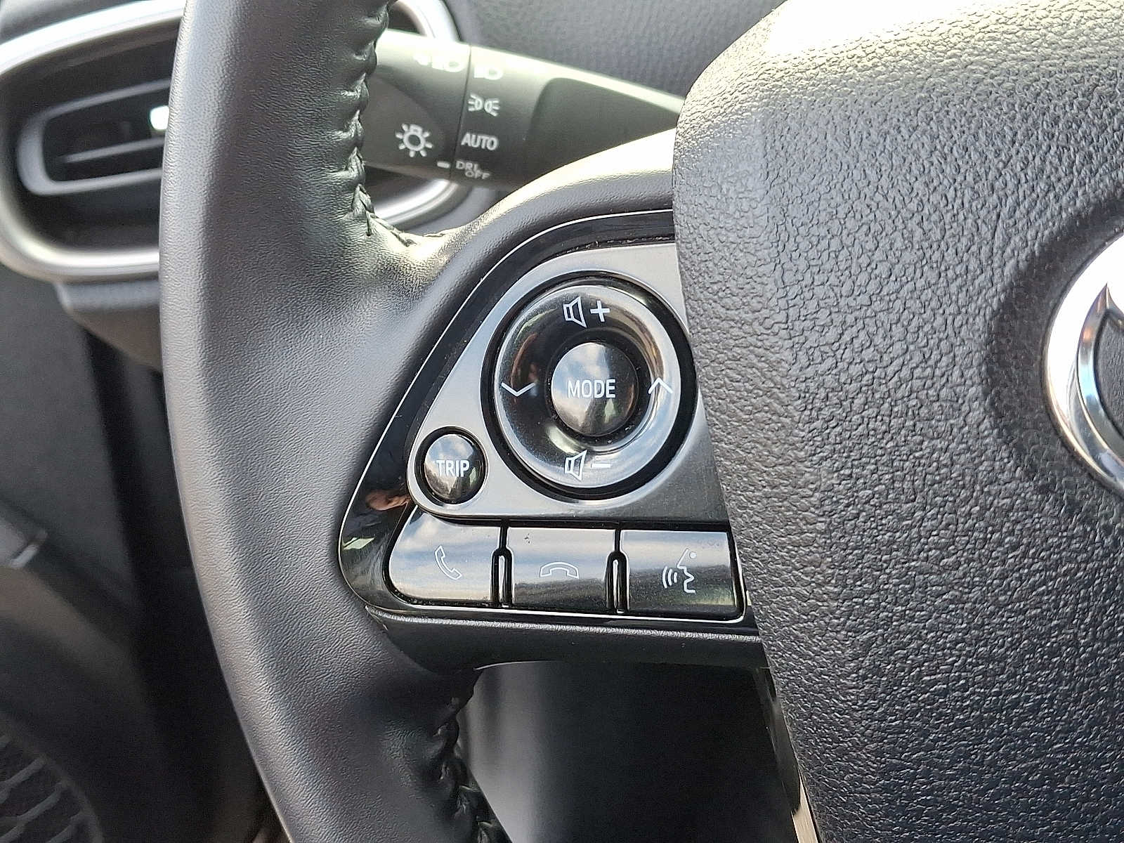 Thumbnail: 2022 Toyota Prius Prime - 24