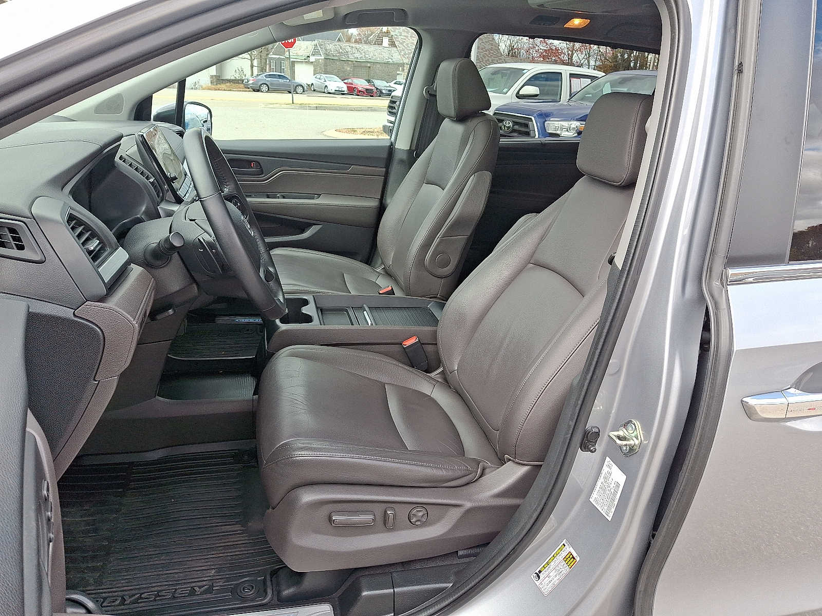 Thumbnail: 2020 Honda Odyssey - 16