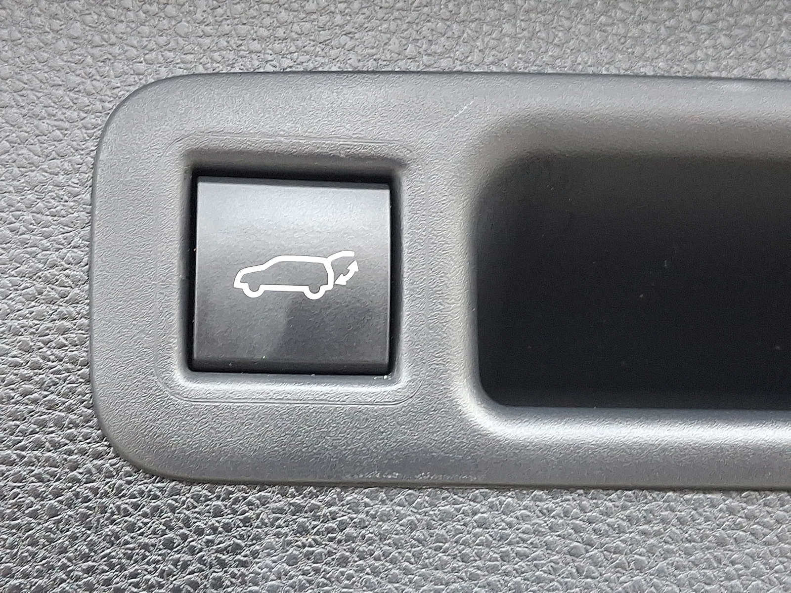 Thumbnail: 2022 Toyota Highlander - 35