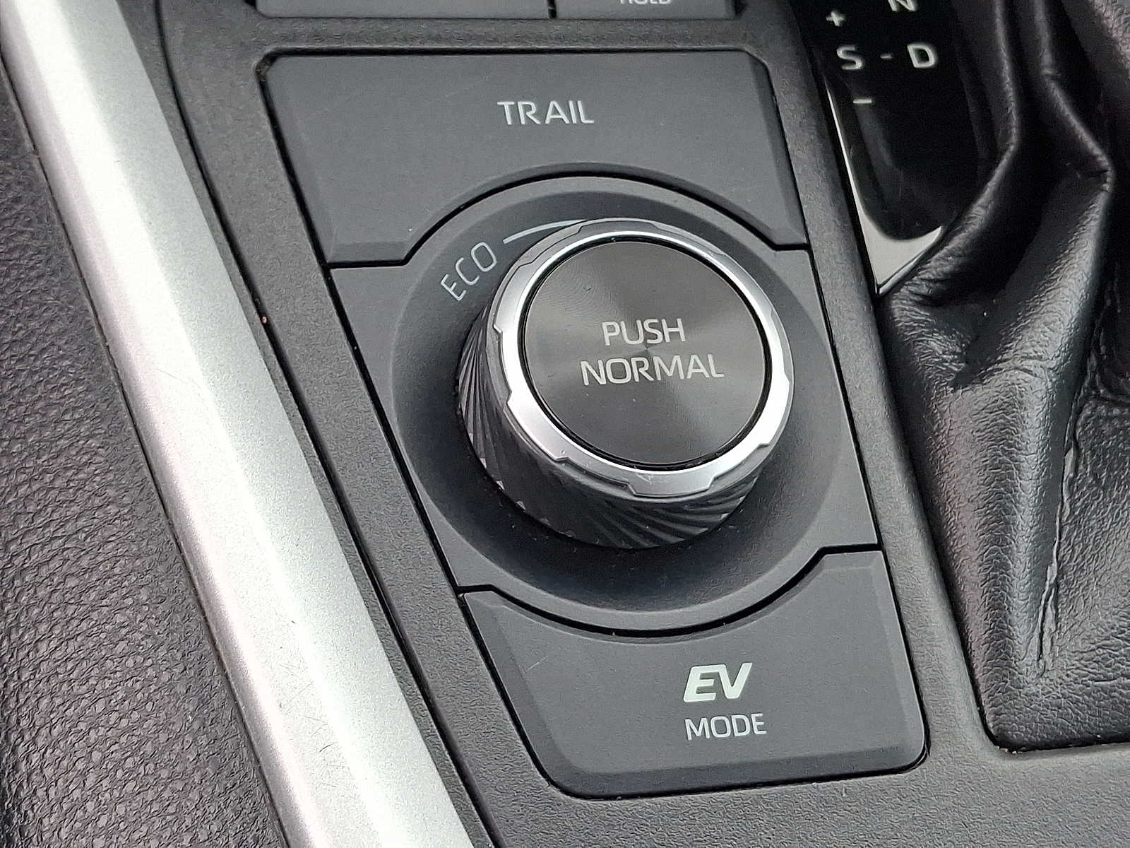 Thumbnail: 2021 Toyota RAV4 - 26