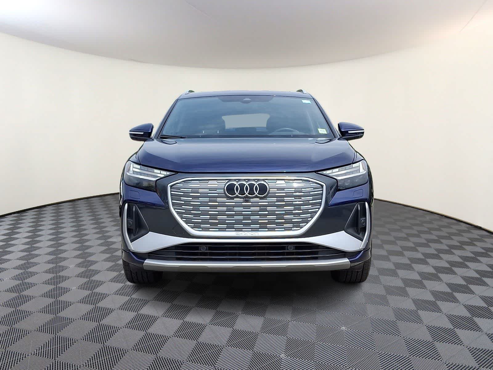 Thumbnail: 2023 Audi Q4 e-tron - 3