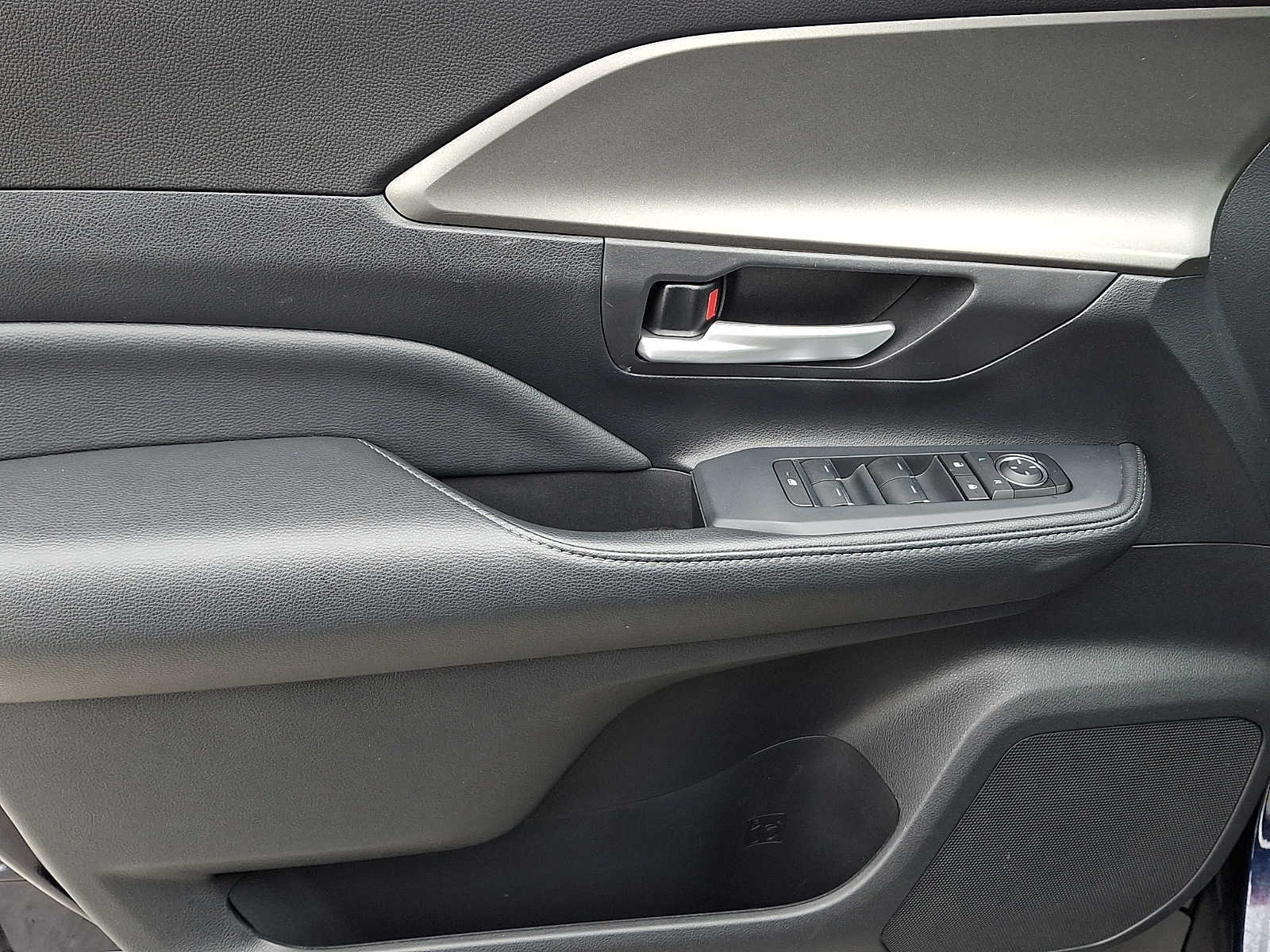 Thumbnail: 2024 Toyota Grand Highlander - 17