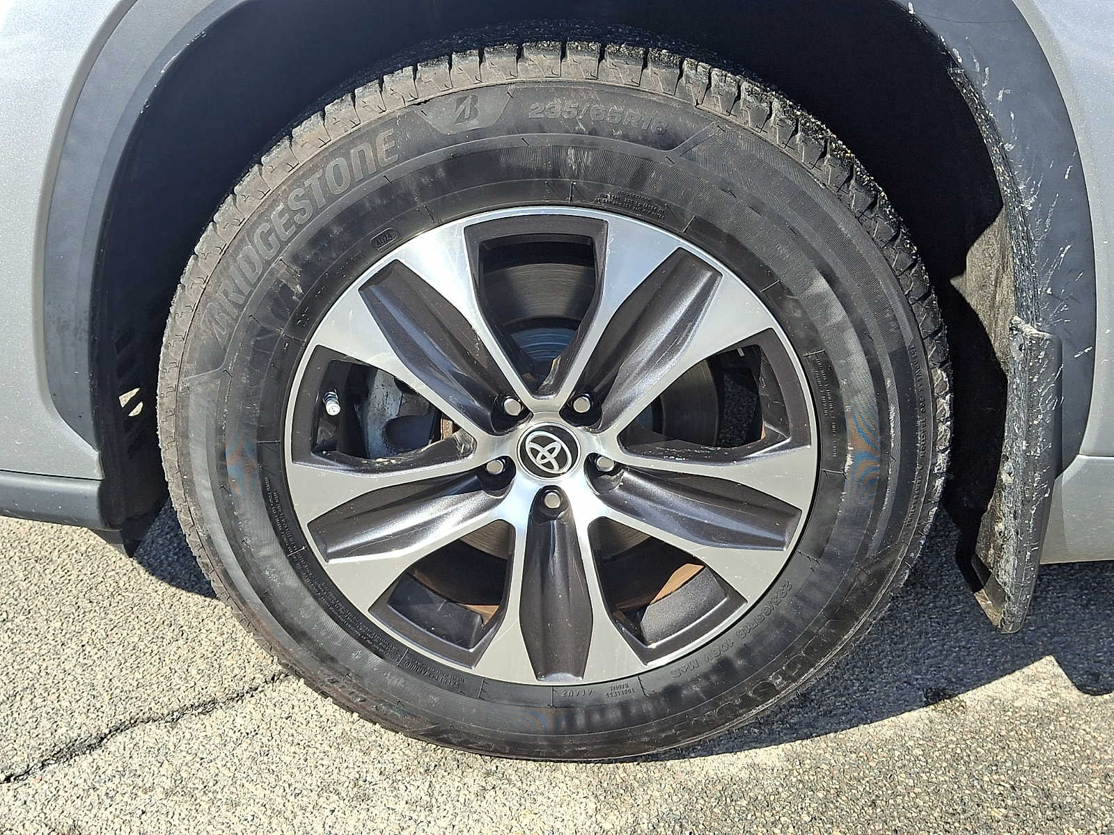 Thumbnail: 2022 Toyota Highlander - 11