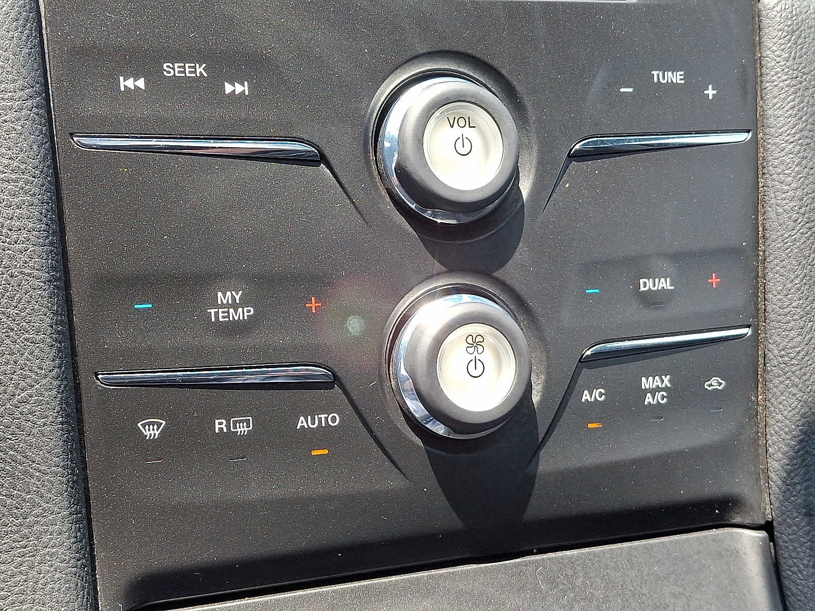 Thumbnail: 2016 Ford Taurus - 17