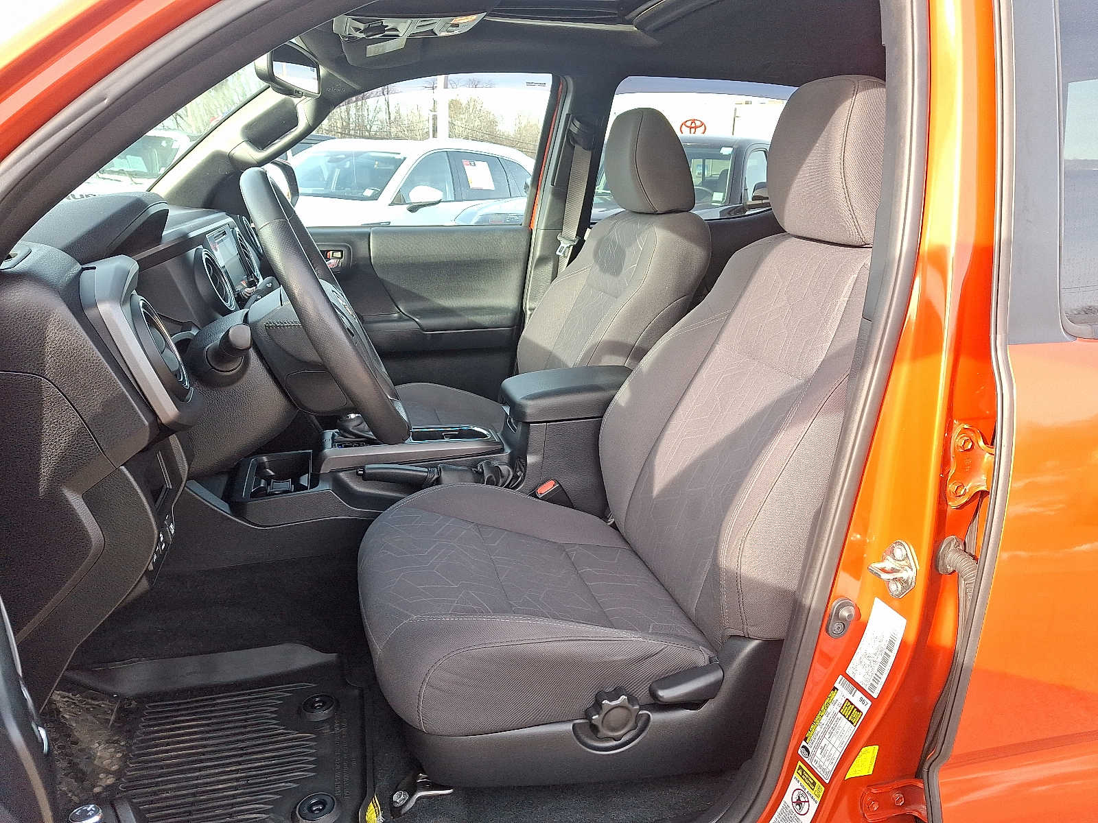 Thumbnail: 2017 Toyota Tacoma - 15