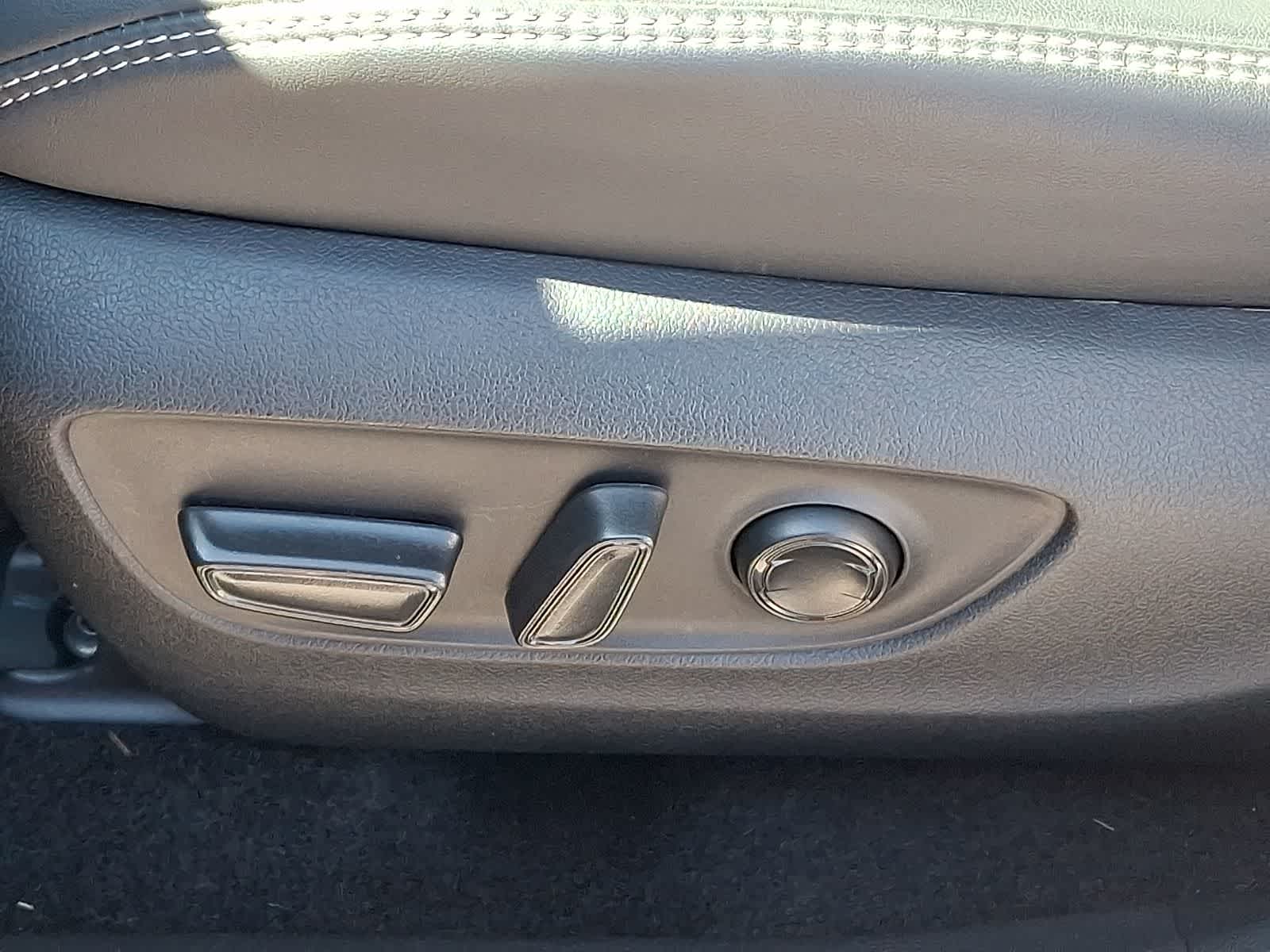 Thumbnail: 2025 Toyota RAV4 - 30