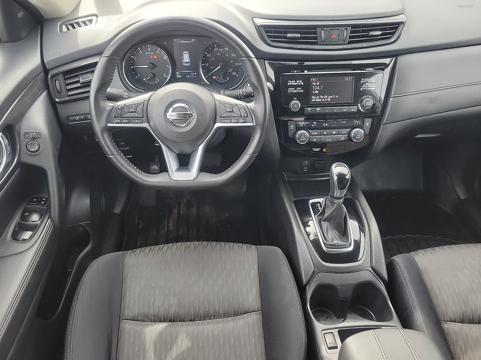 Thumbnail: 2017 Nissan Rogue - 12