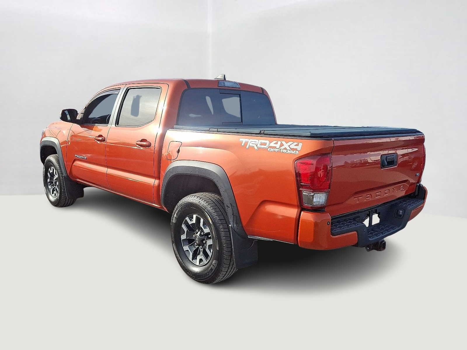 Thumbnail: 2017 Toyota Tacoma - 8