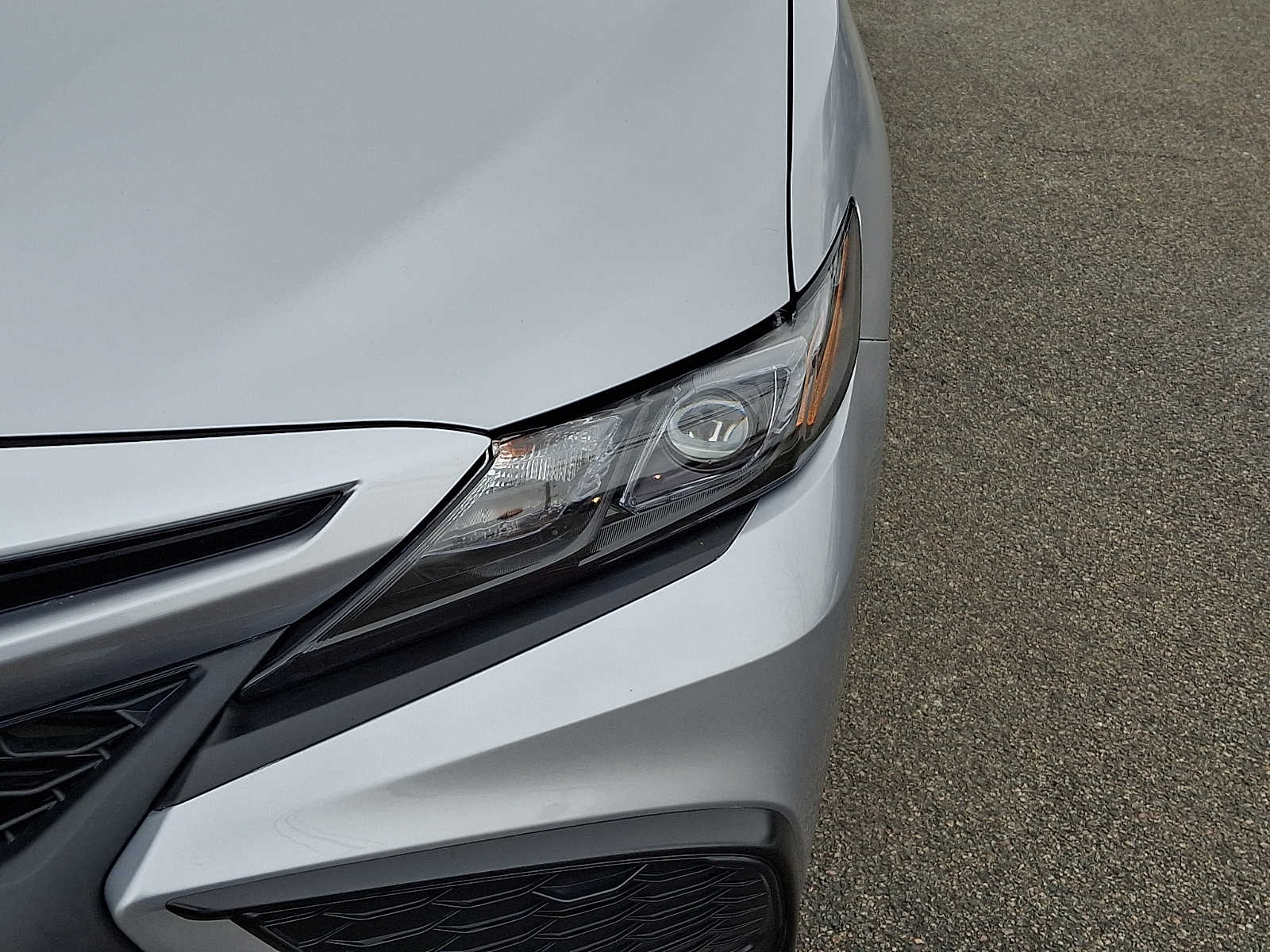 Thumbnail: 2023 Toyota Camry - 12