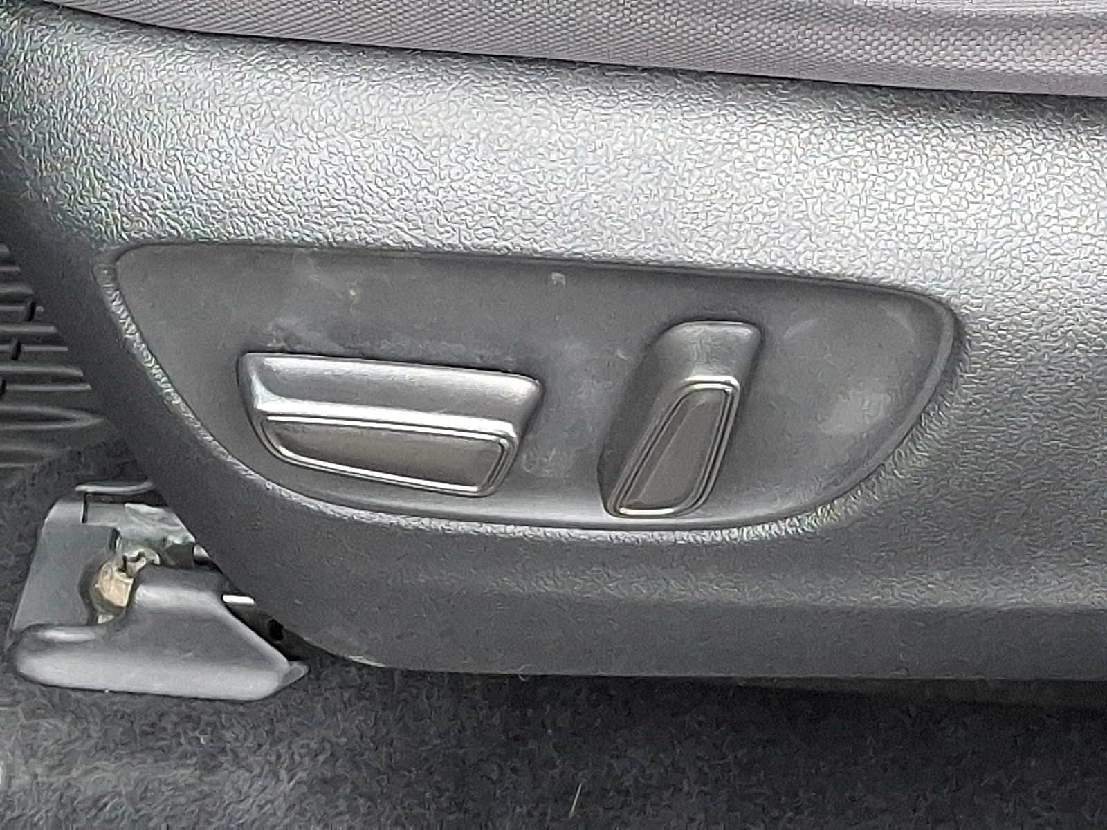 Thumbnail: 2022 Toyota Highlander - 27