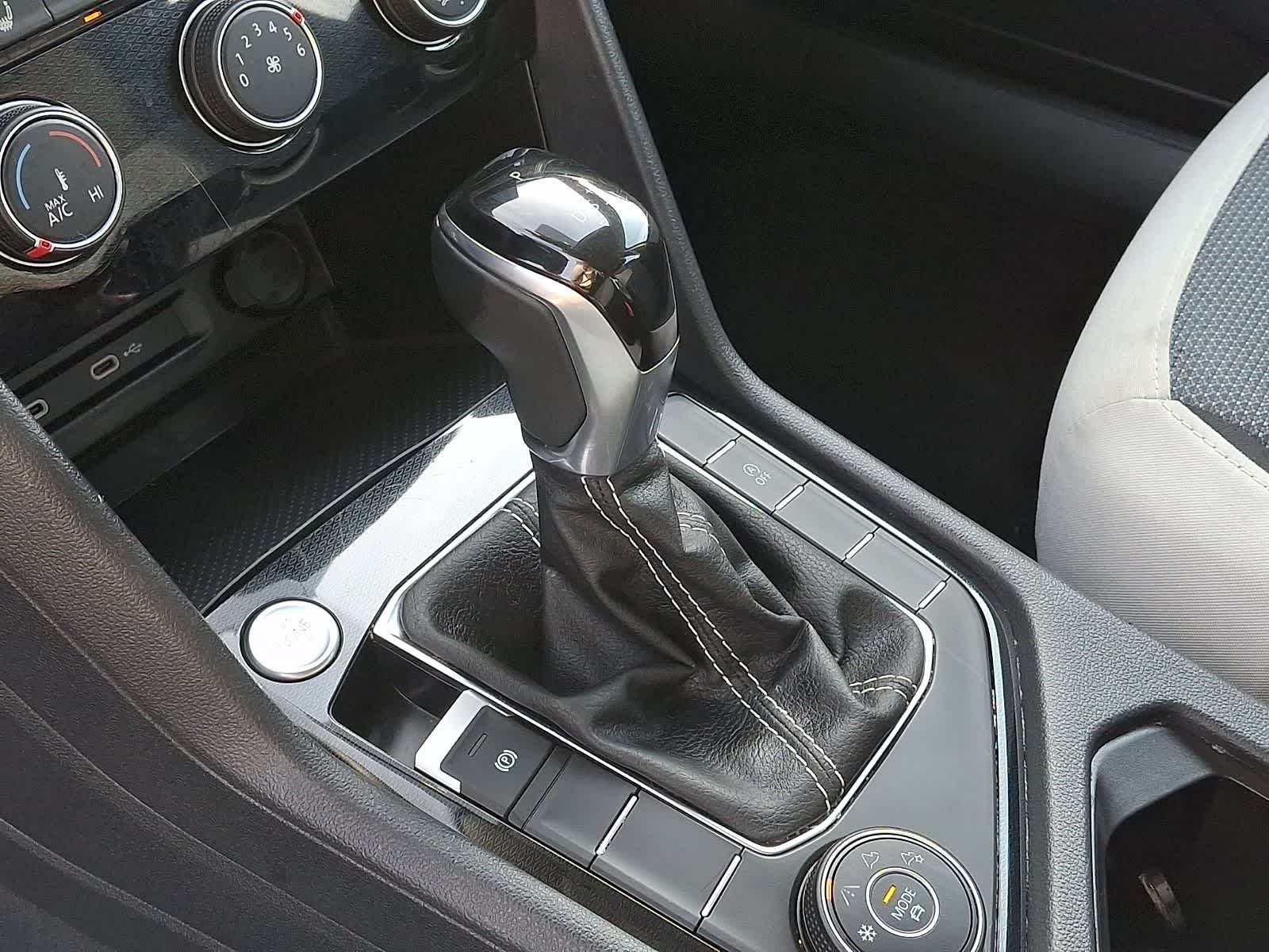 Thumbnail: 2025 Volkswagen Taos - 14