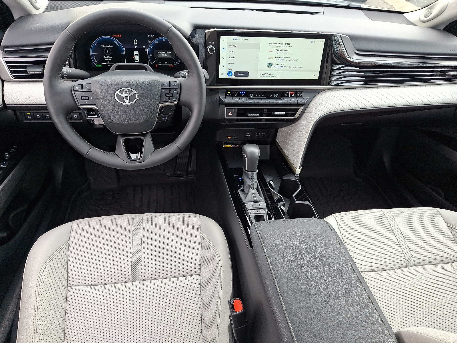 Thumbnail: 2025 Toyota Camry - 14