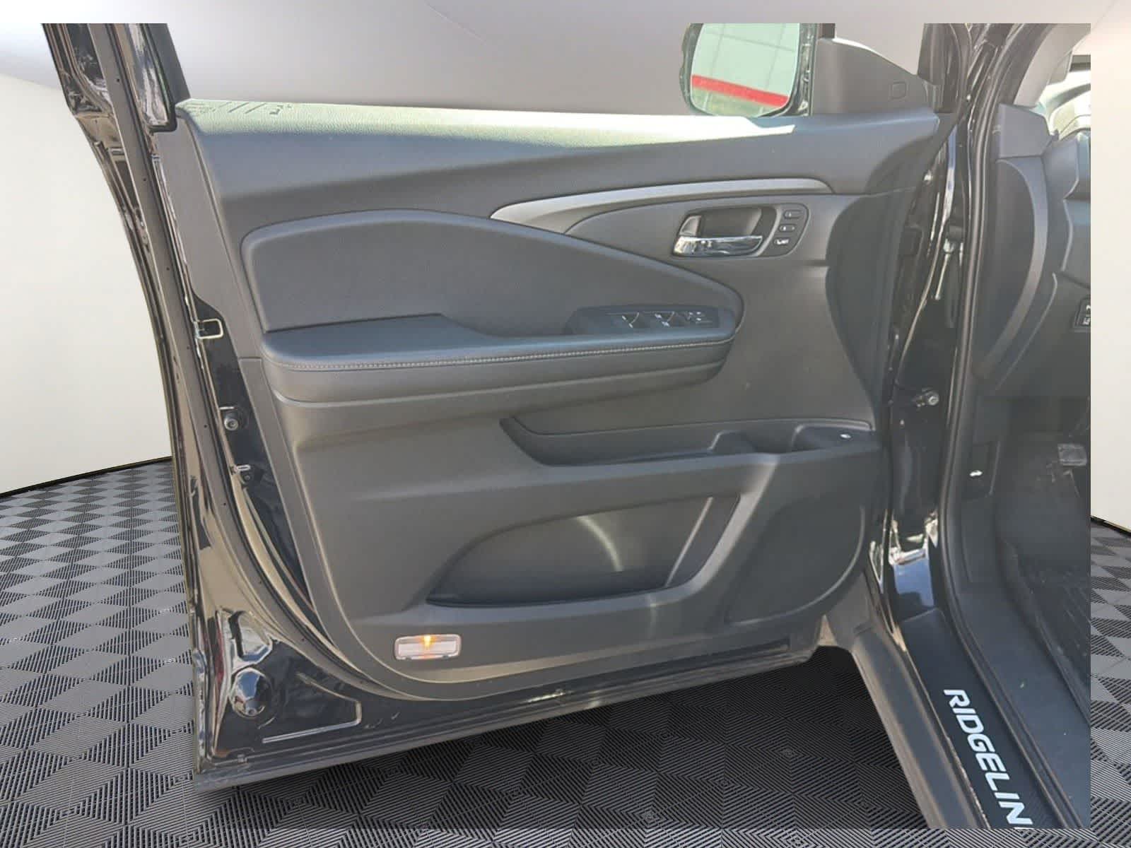 Thumbnail: 2023 Honda Ridgeline - 8