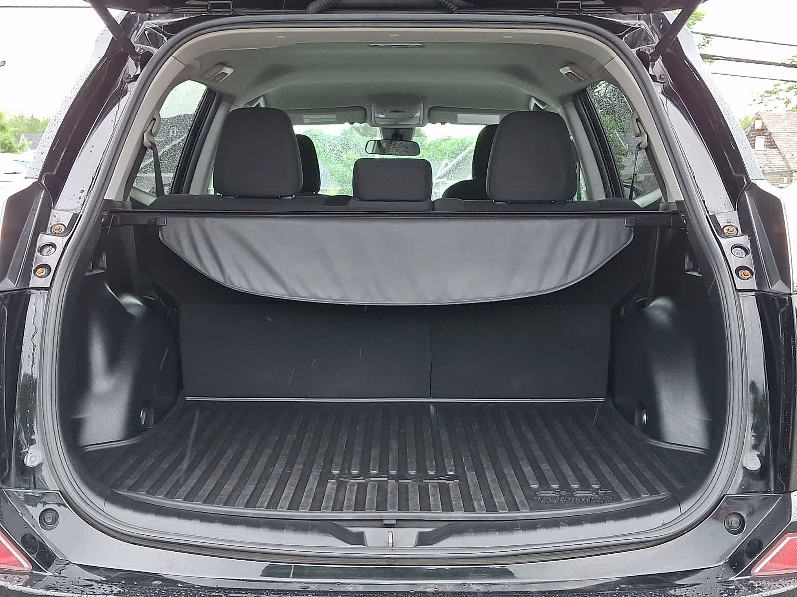 Thumbnail: 2018 Toyota RAV4 - 32