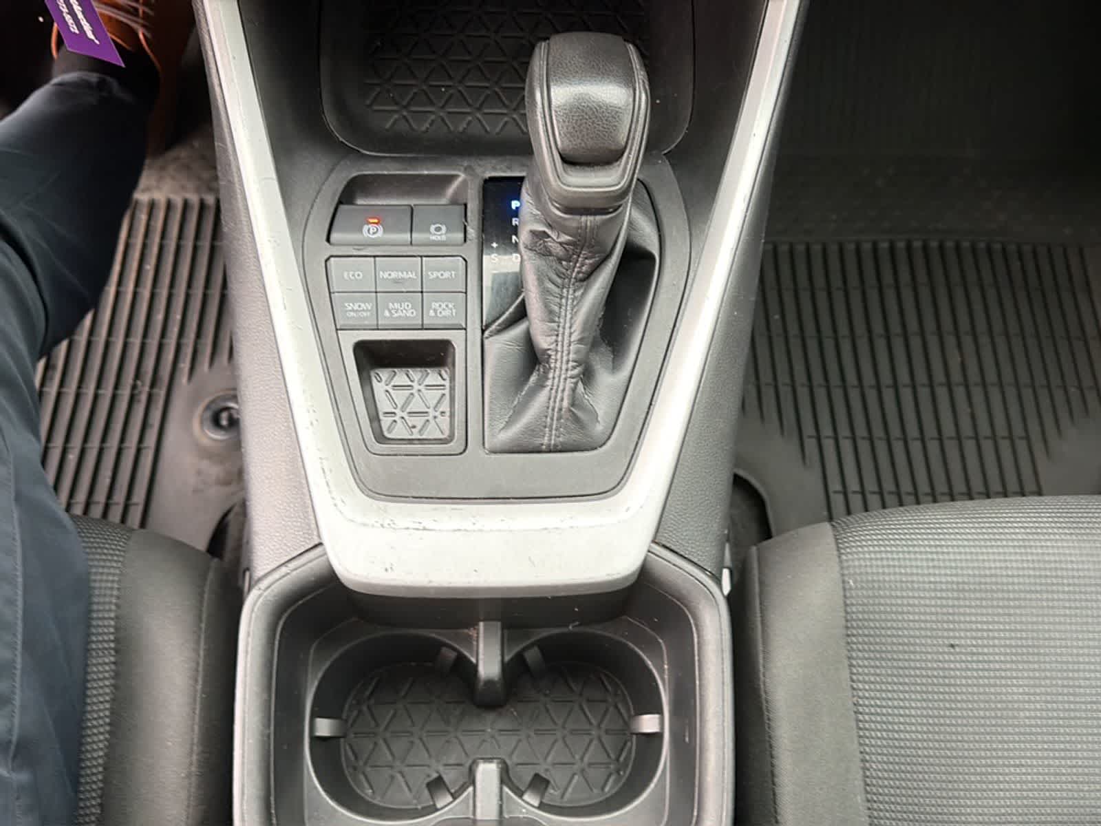 Thumbnail: 2022 Toyota RAV4 - 16