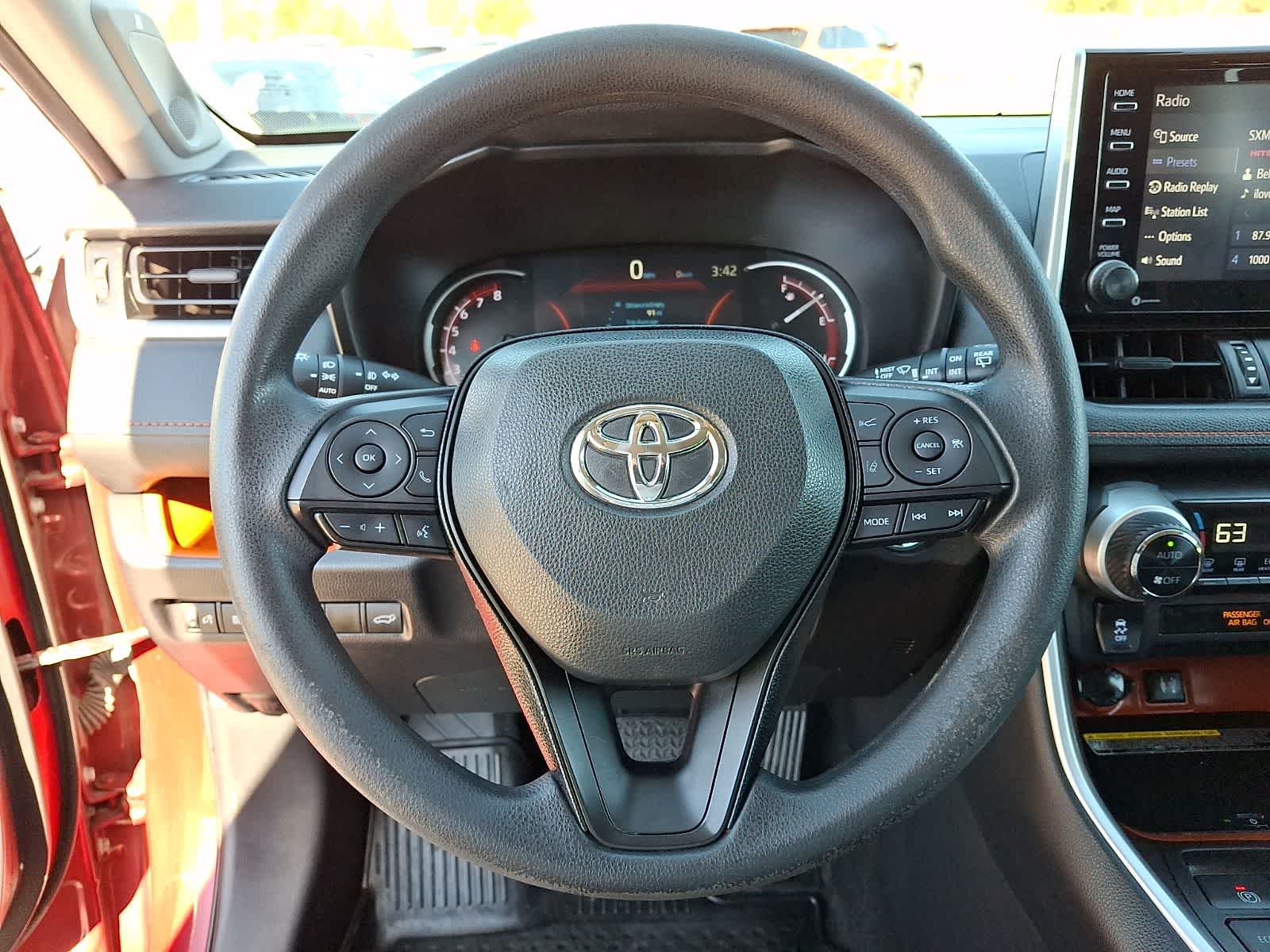 Thumbnail: 2019 Toyota RAV4 - 23