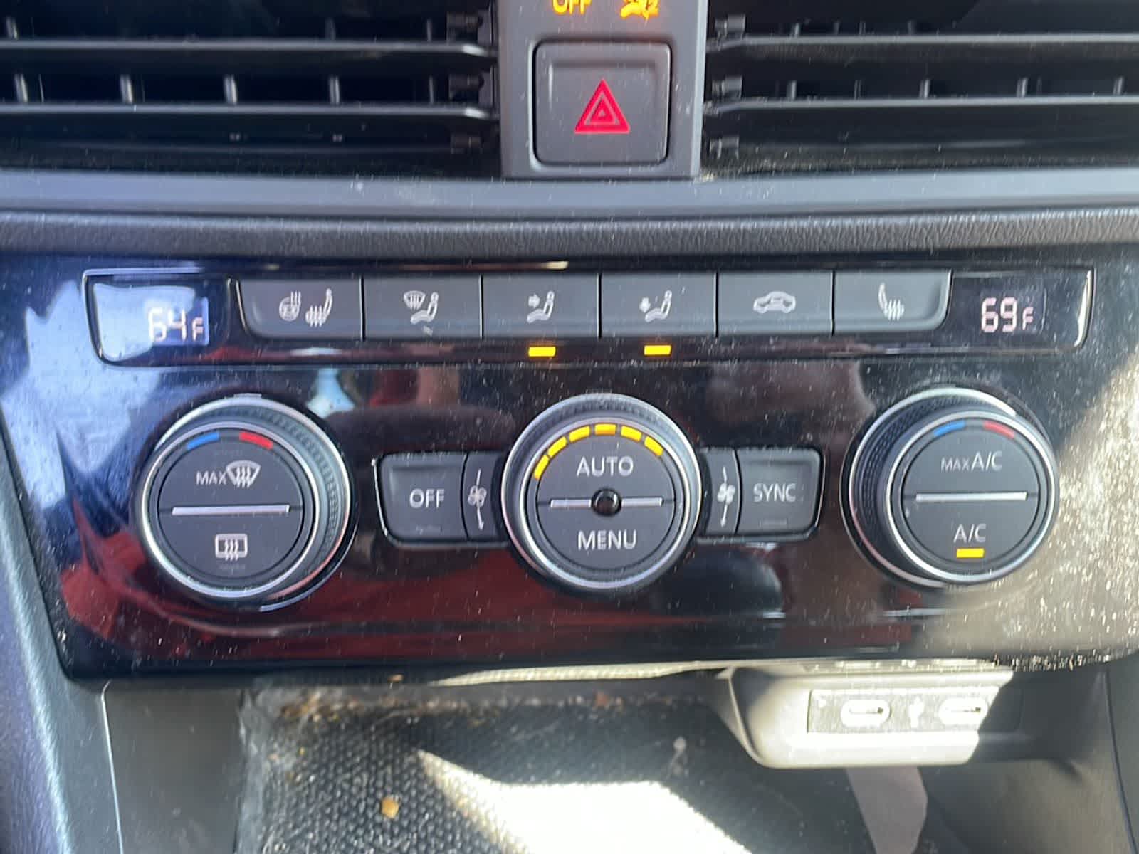 Thumbnail: 2021 Volkswagen Jetta - 14