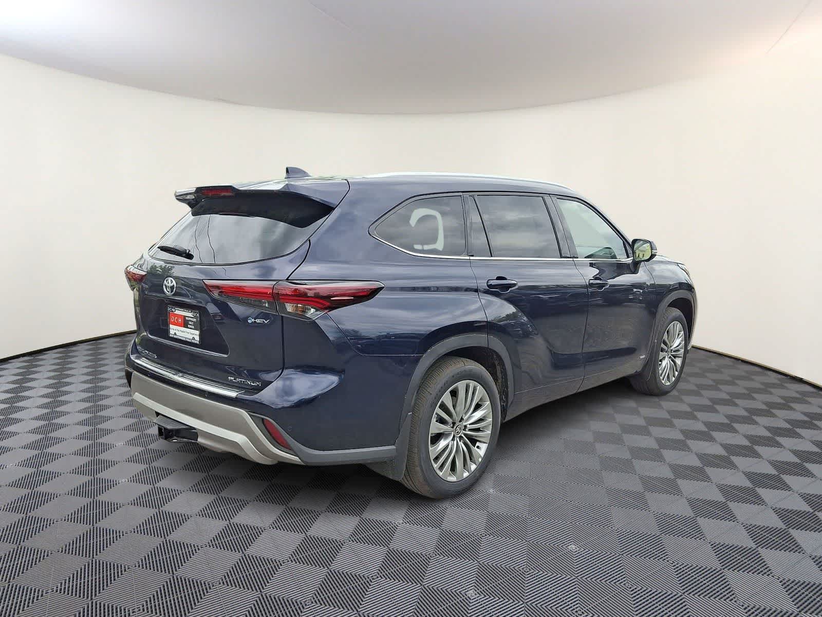 Thumbnail: 2026 Toyota Highlander - 4