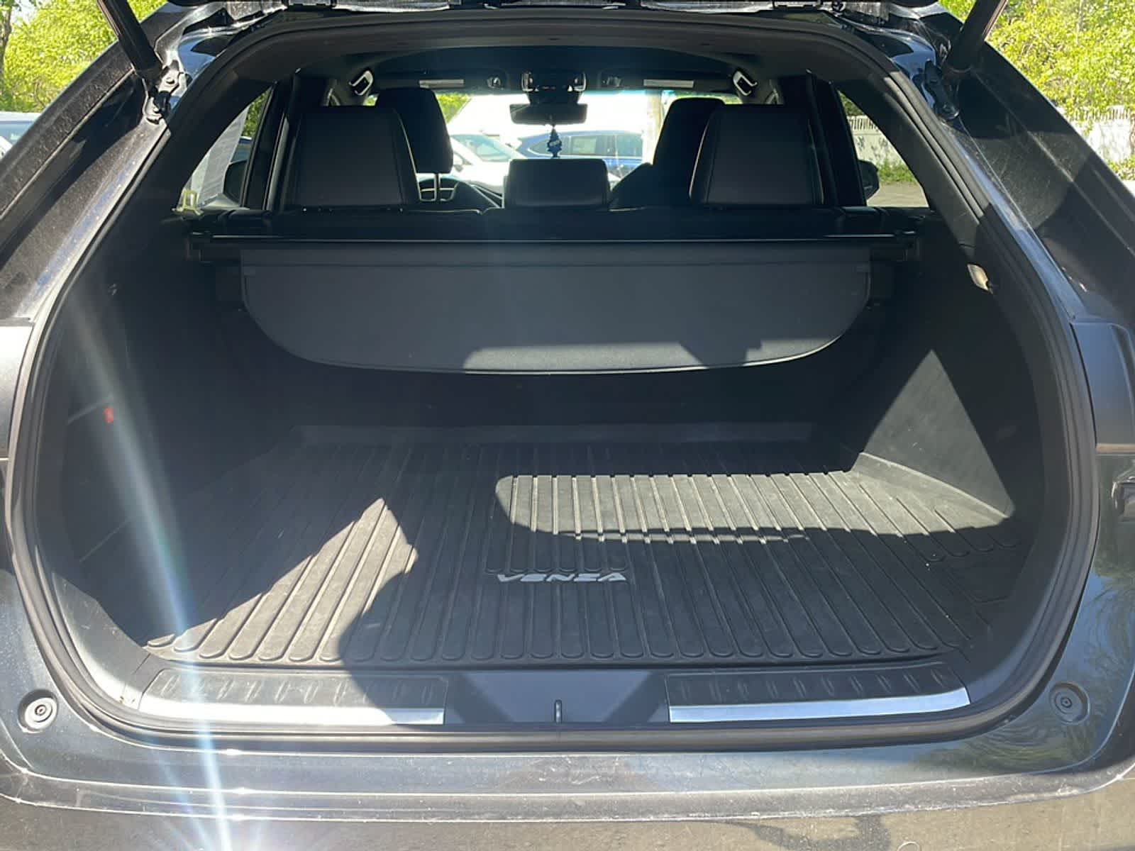 Thumbnail: 2021 Toyota Venza - 9