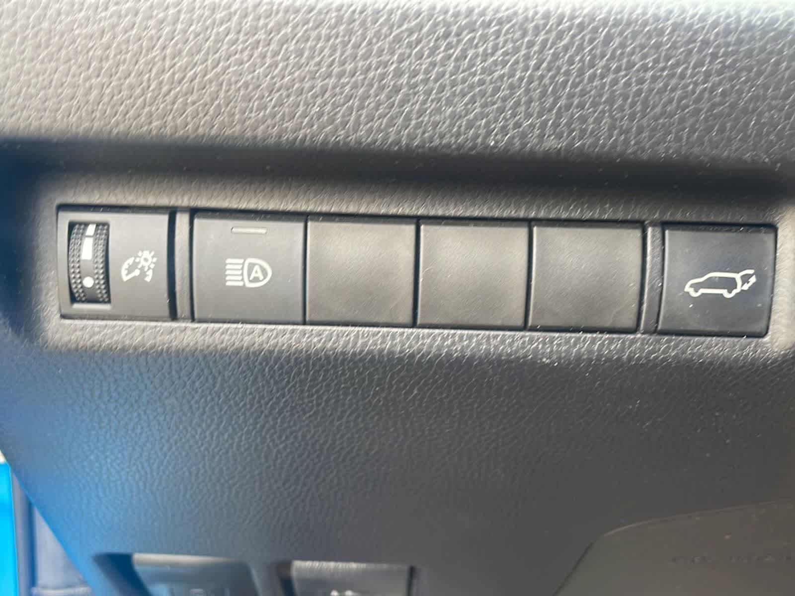 Thumbnail: 2019 Toyota RAV4 - 15