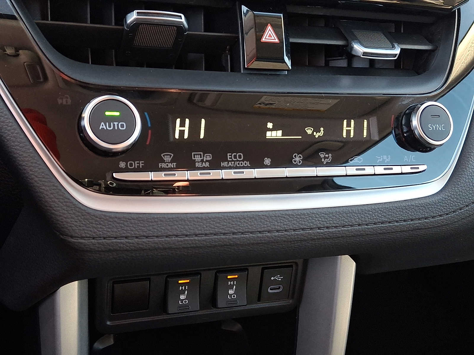 Thumbnail: 2025 Toyota Corolla Cross - 18