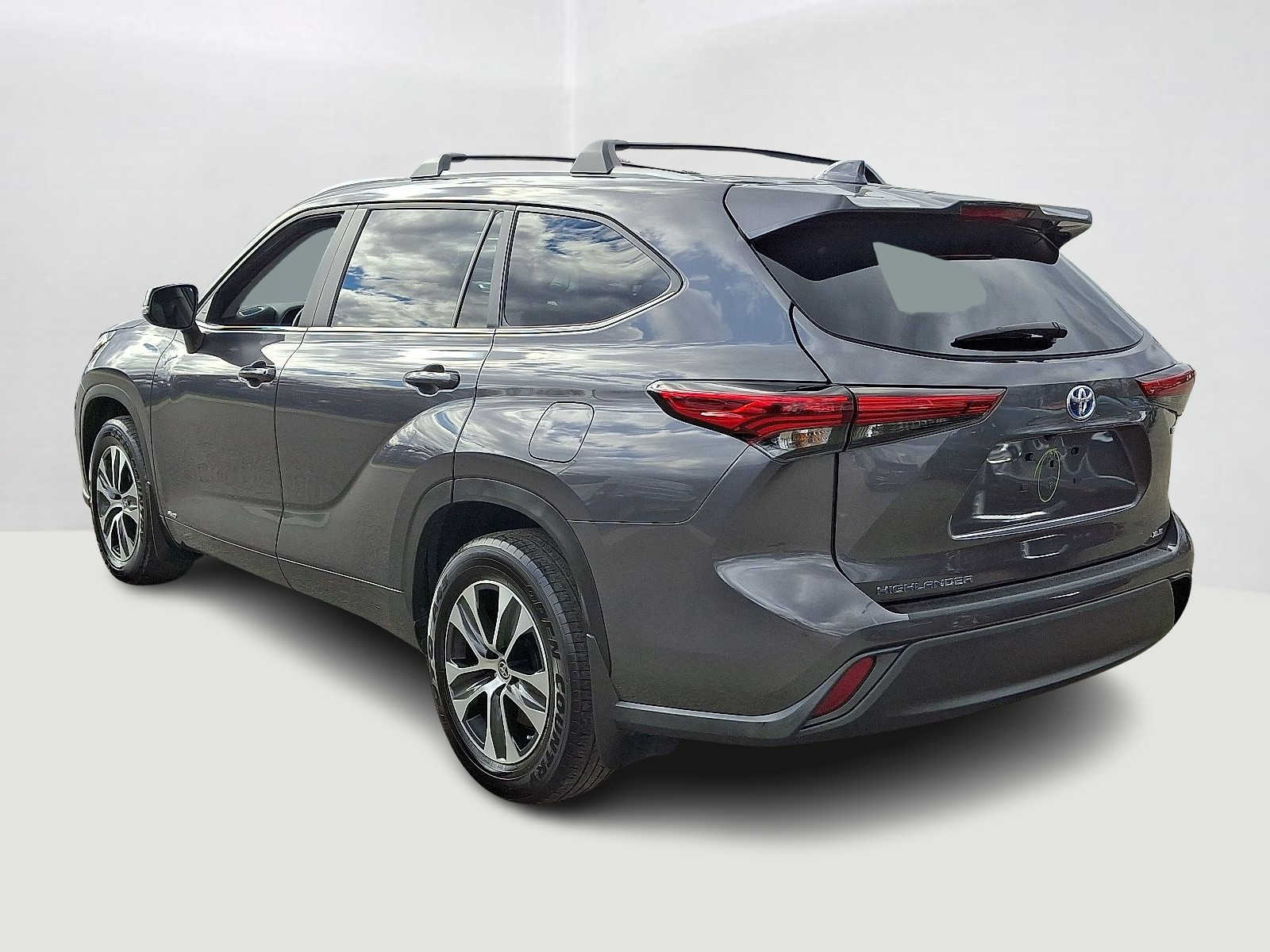 Thumbnail: 2023 Toyota Highlander - 9