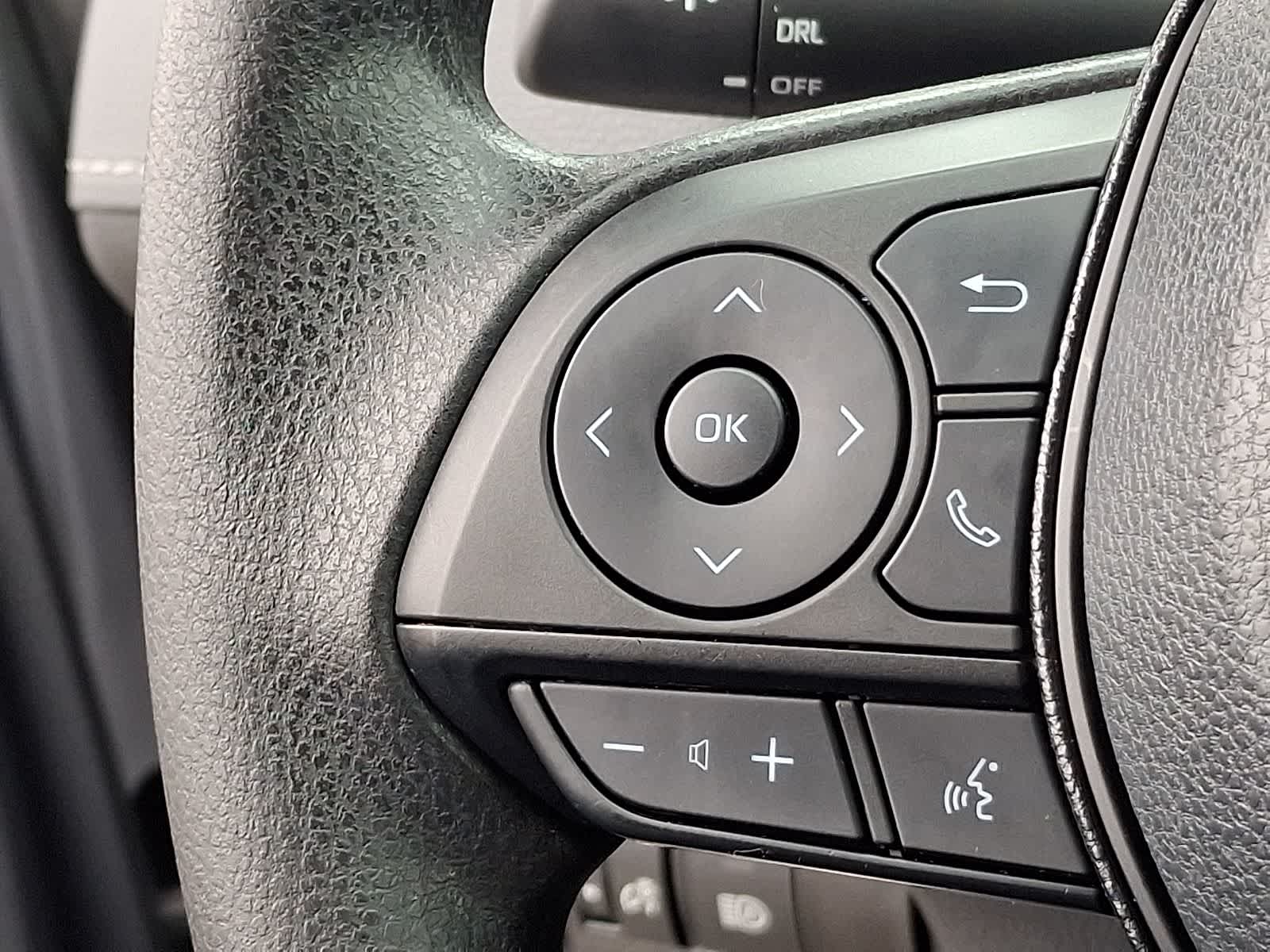 Thumbnail: 2021 Toyota RAV4 - 23