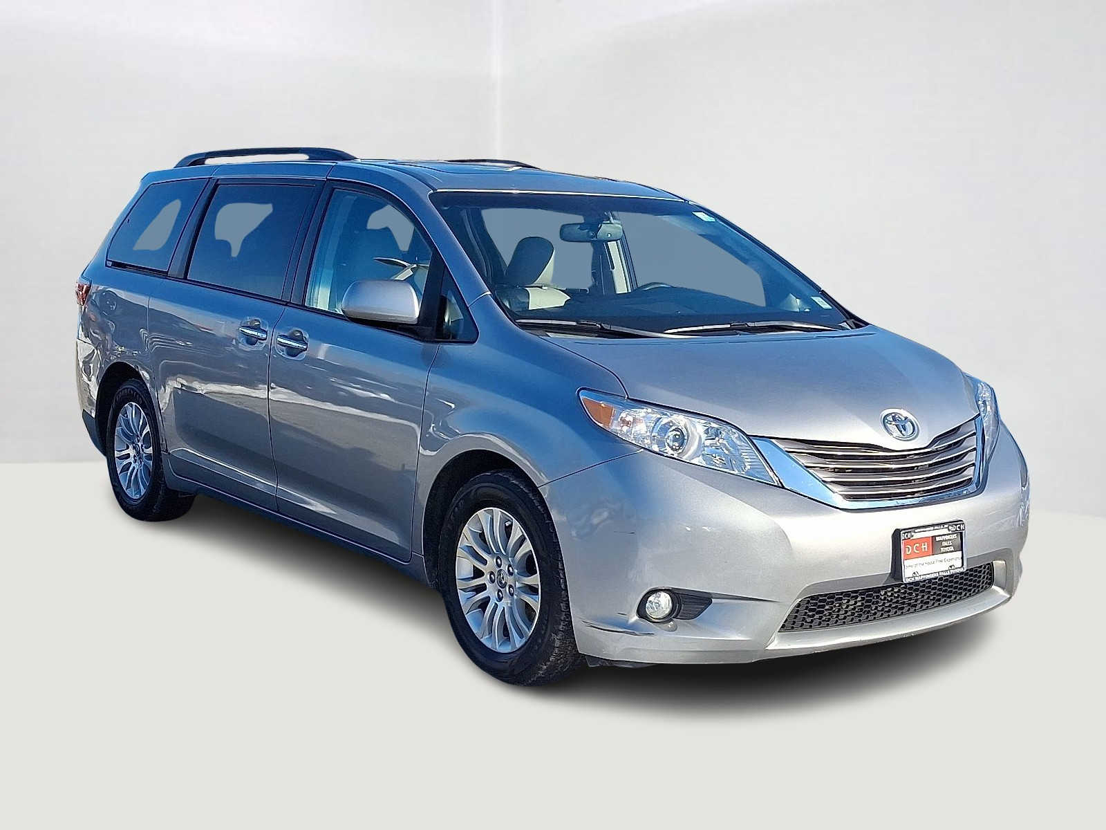 Thumbnail: 2015 Toyota Sienna - 5