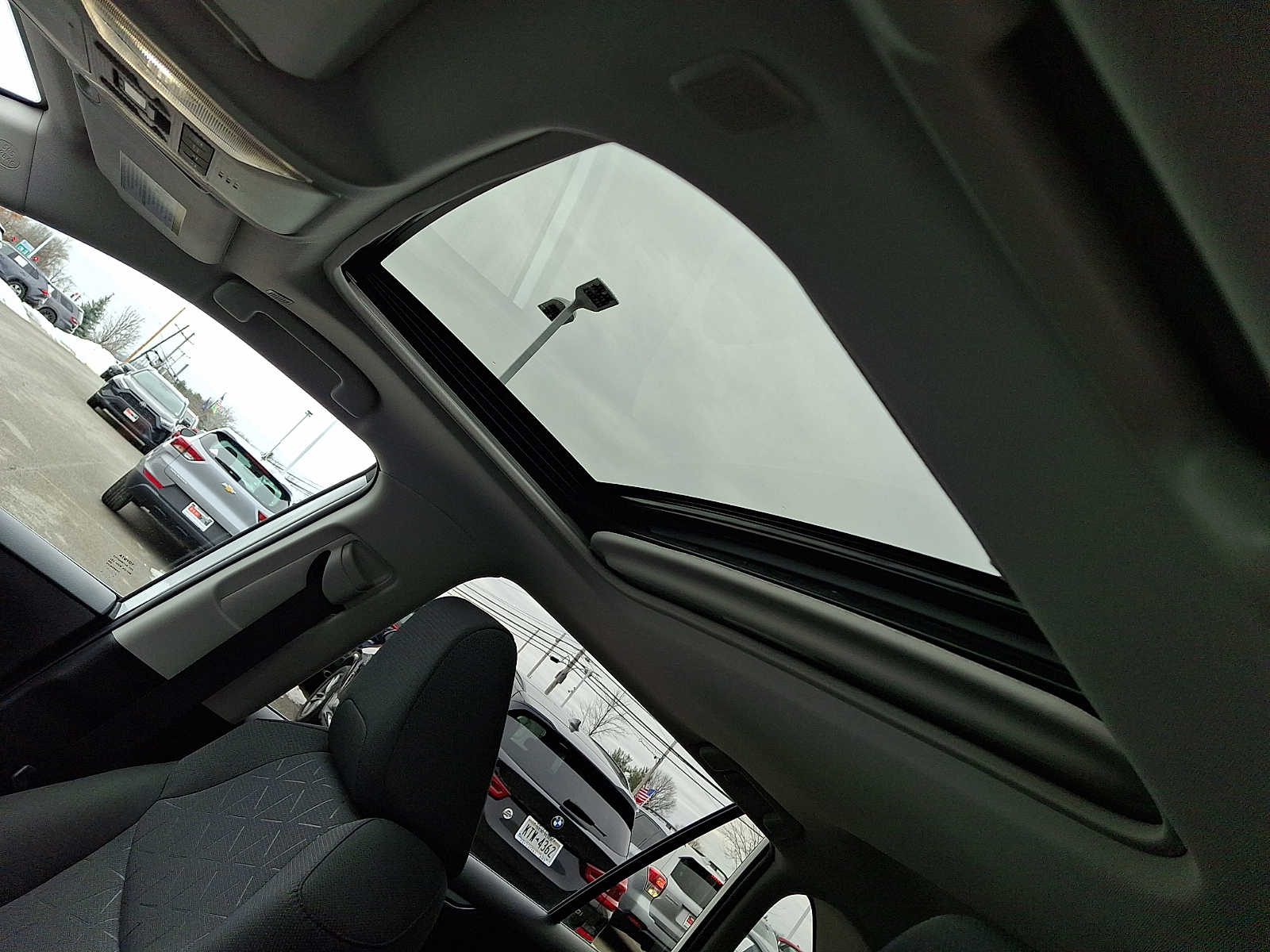 Thumbnail: 2025 Toyota RAV4 - 17