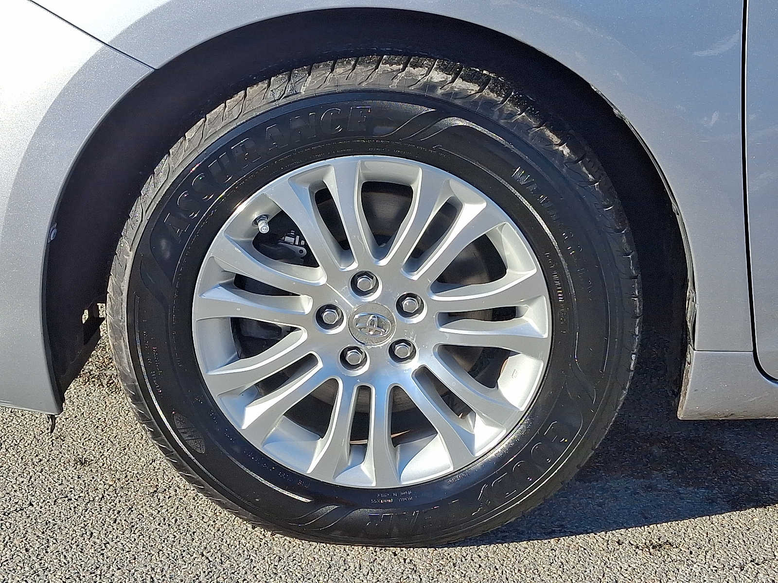 Thumbnail: 2015 Toyota Sienna - 10